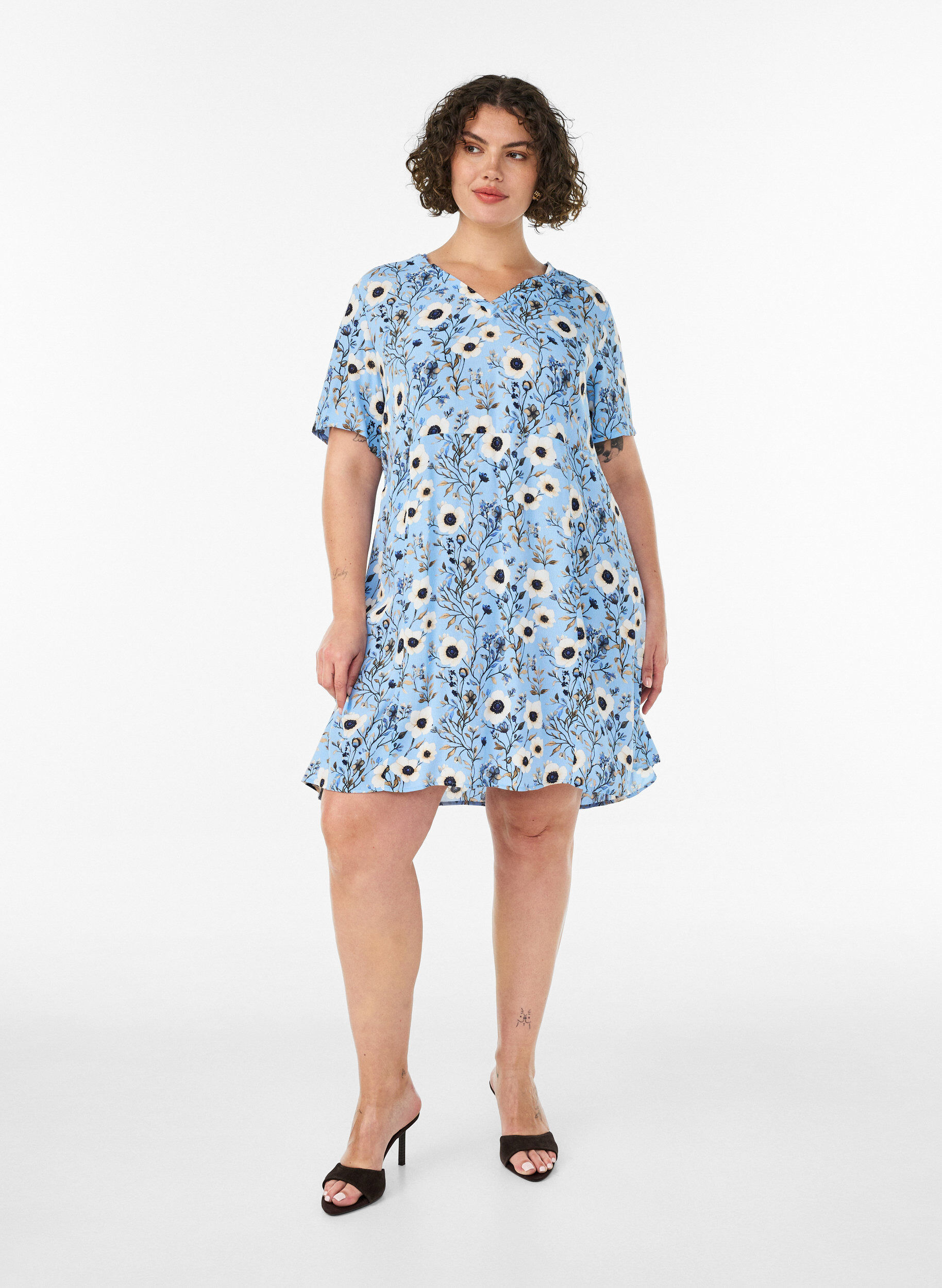 ZizziKort kjole med blomsterprint, Bl&aring;, Model image number 1