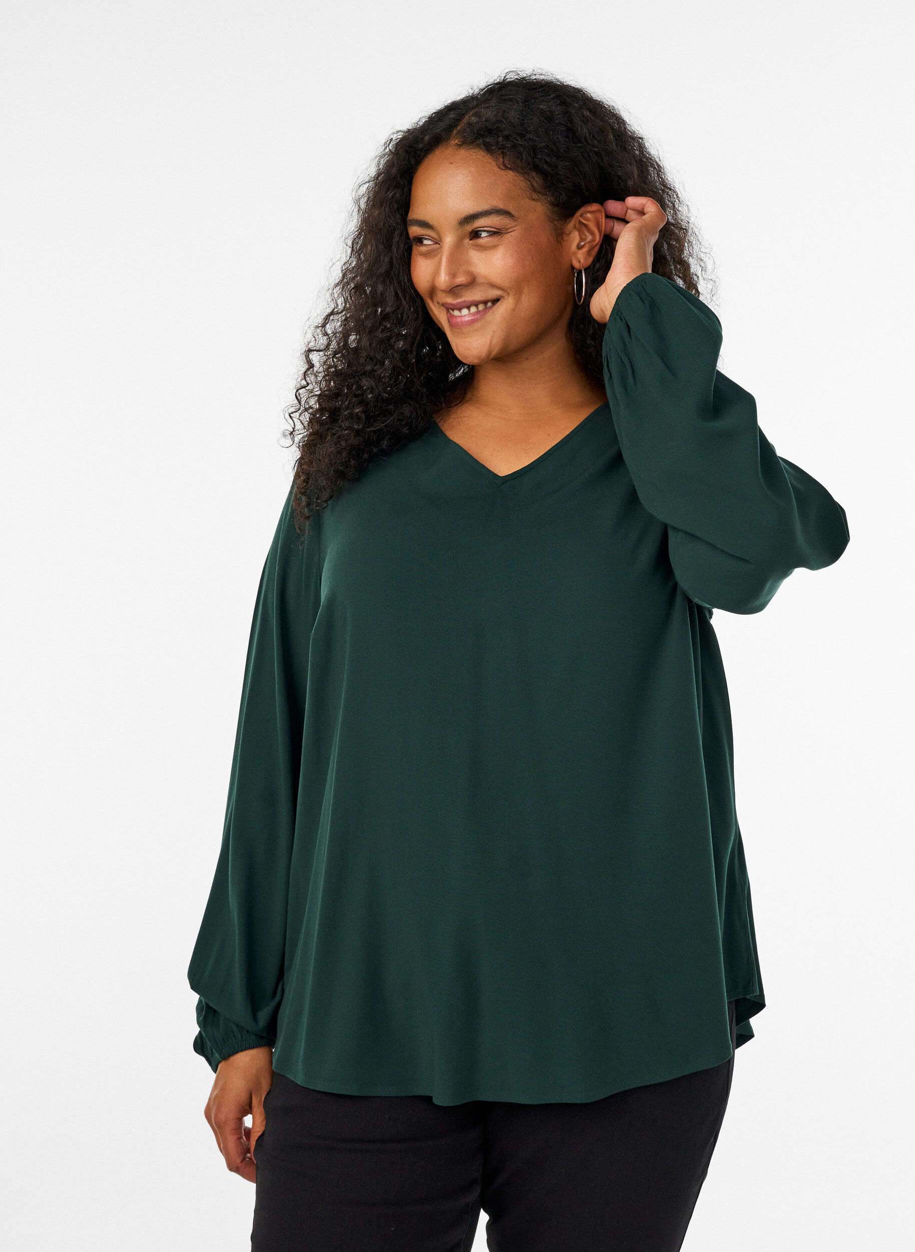 ZizziViskosebluse med V-hals og lange &aelig;rmer, Gr&oslash;n, Model image number 0