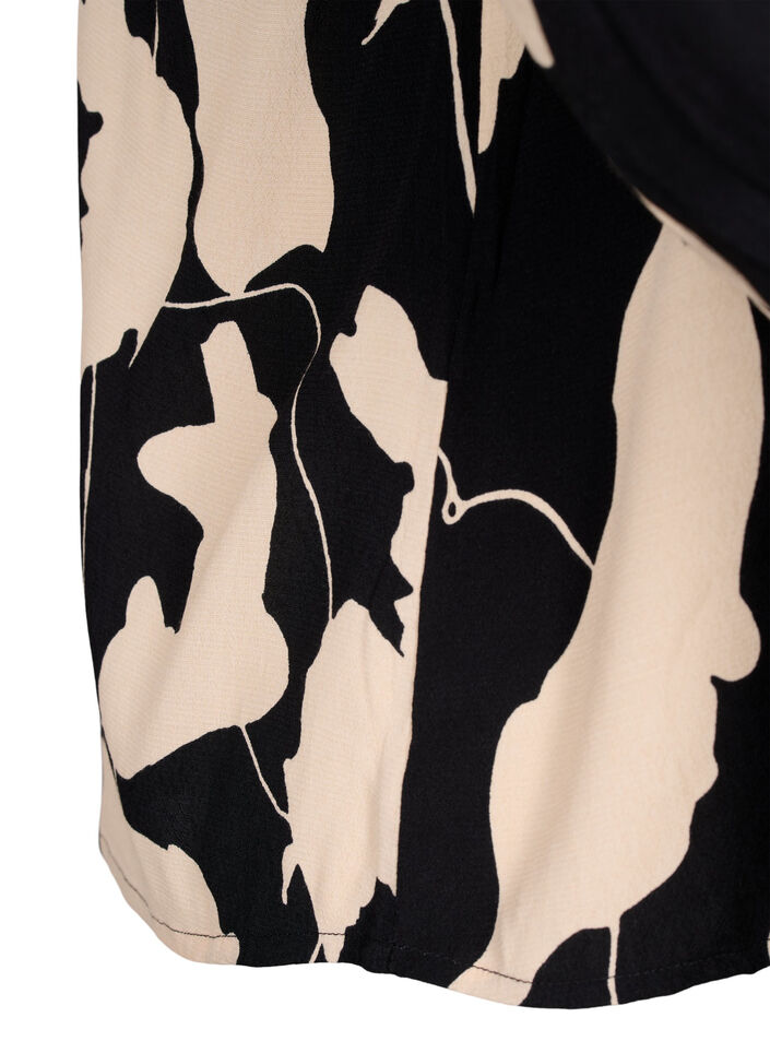 Printet viskosebluse med smock, Black AOP, Packshot image number 3