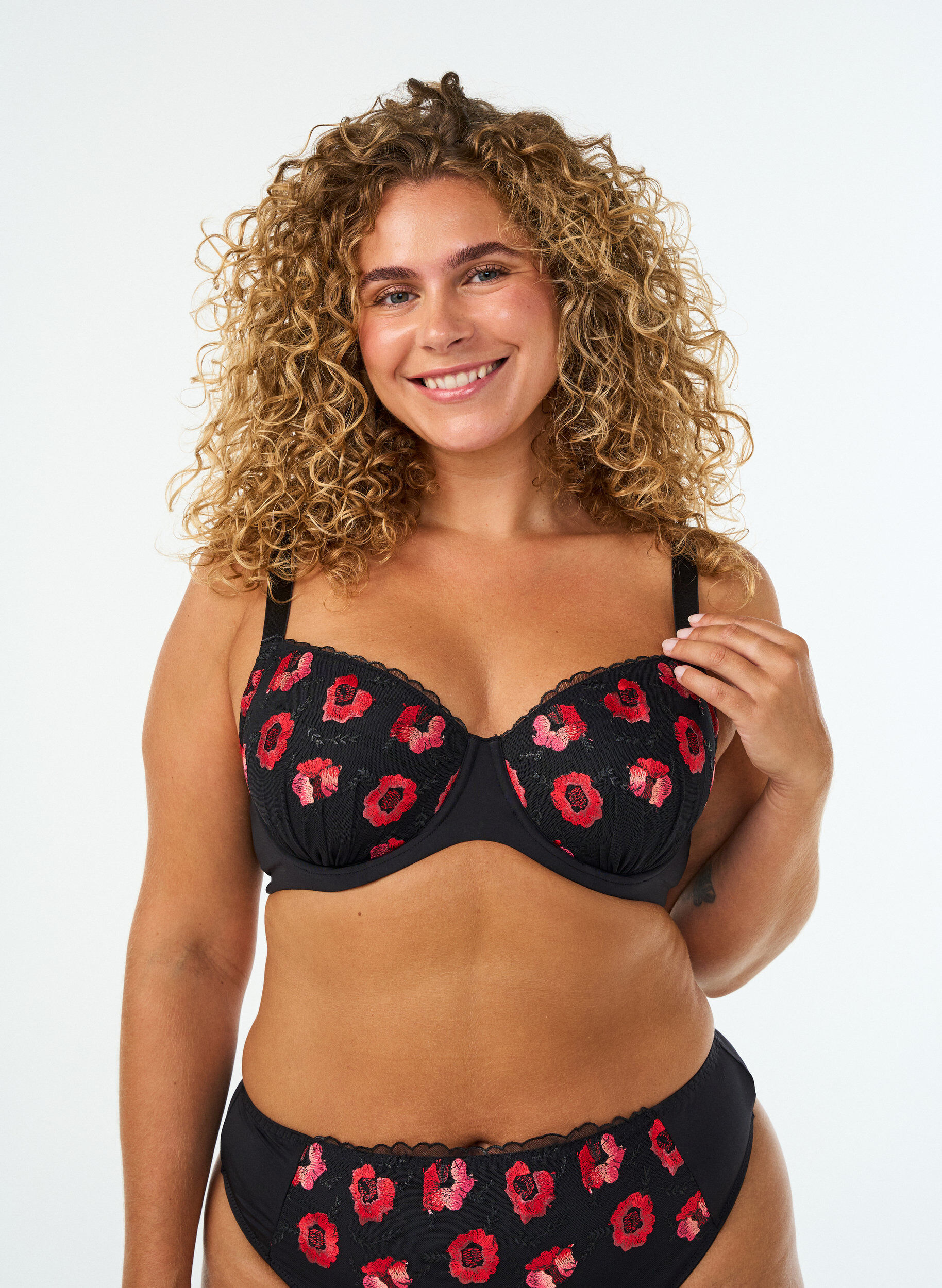 ZizziVatteret bh med b&oslash;jle og blomsterbroderi, Sort, Model image number 0