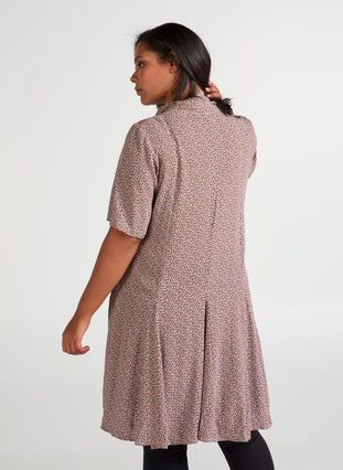 Kortærmet kjole i viskose, Rose Dawn AOP, Model image number 1