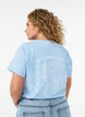 T-shirt i &oslash;kologisk bomuld med grafisk udtryk, Bl&aring;, Model image number 0