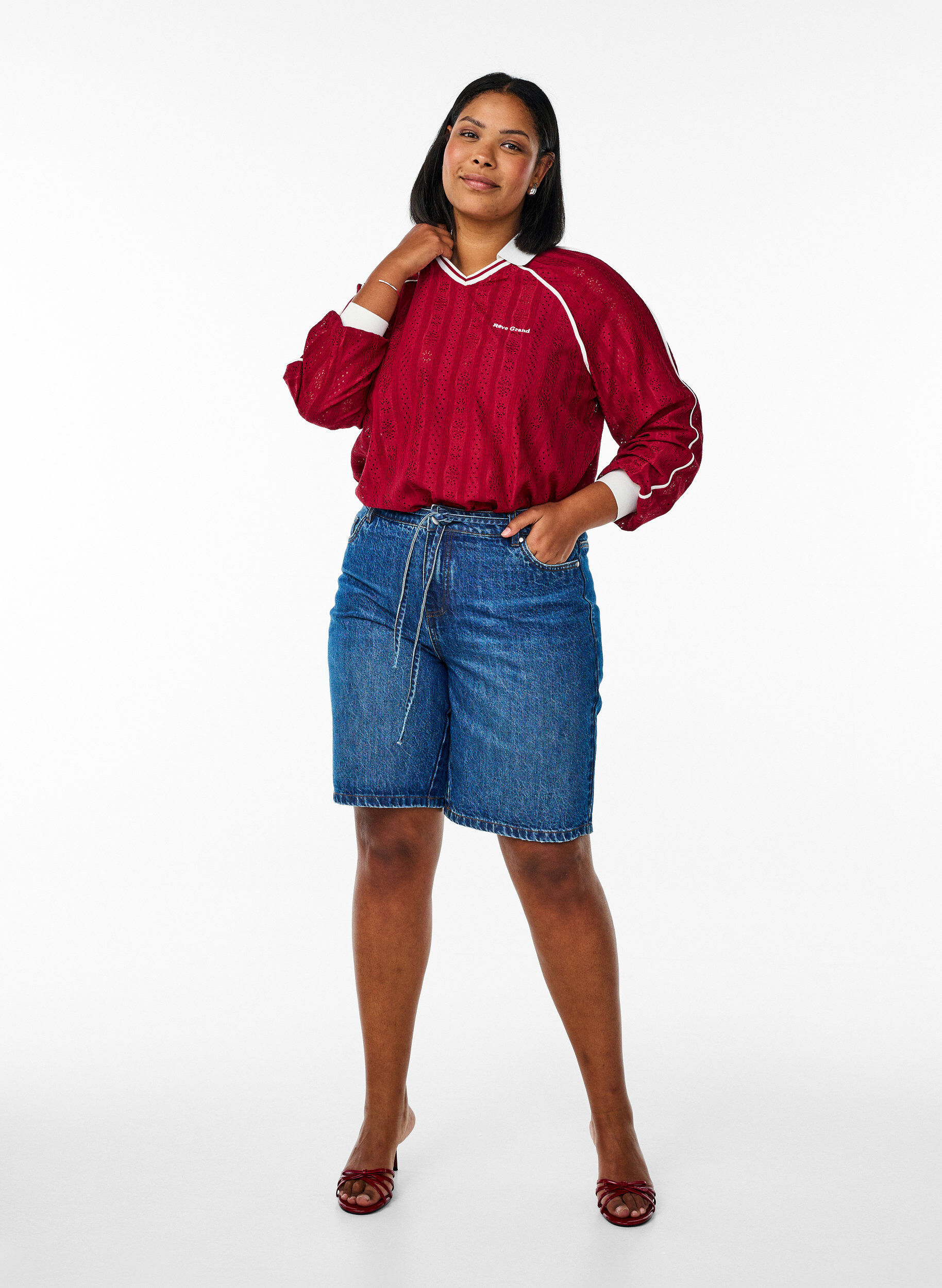 Zizzi Bluse i strukturm&oslash;nstret jersey med kontrastdetaljer, R&oslash;d, Model image number 1