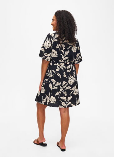 FLASH - Kortærmet kjole med bælte, Black Off White Fl., Model image number 1