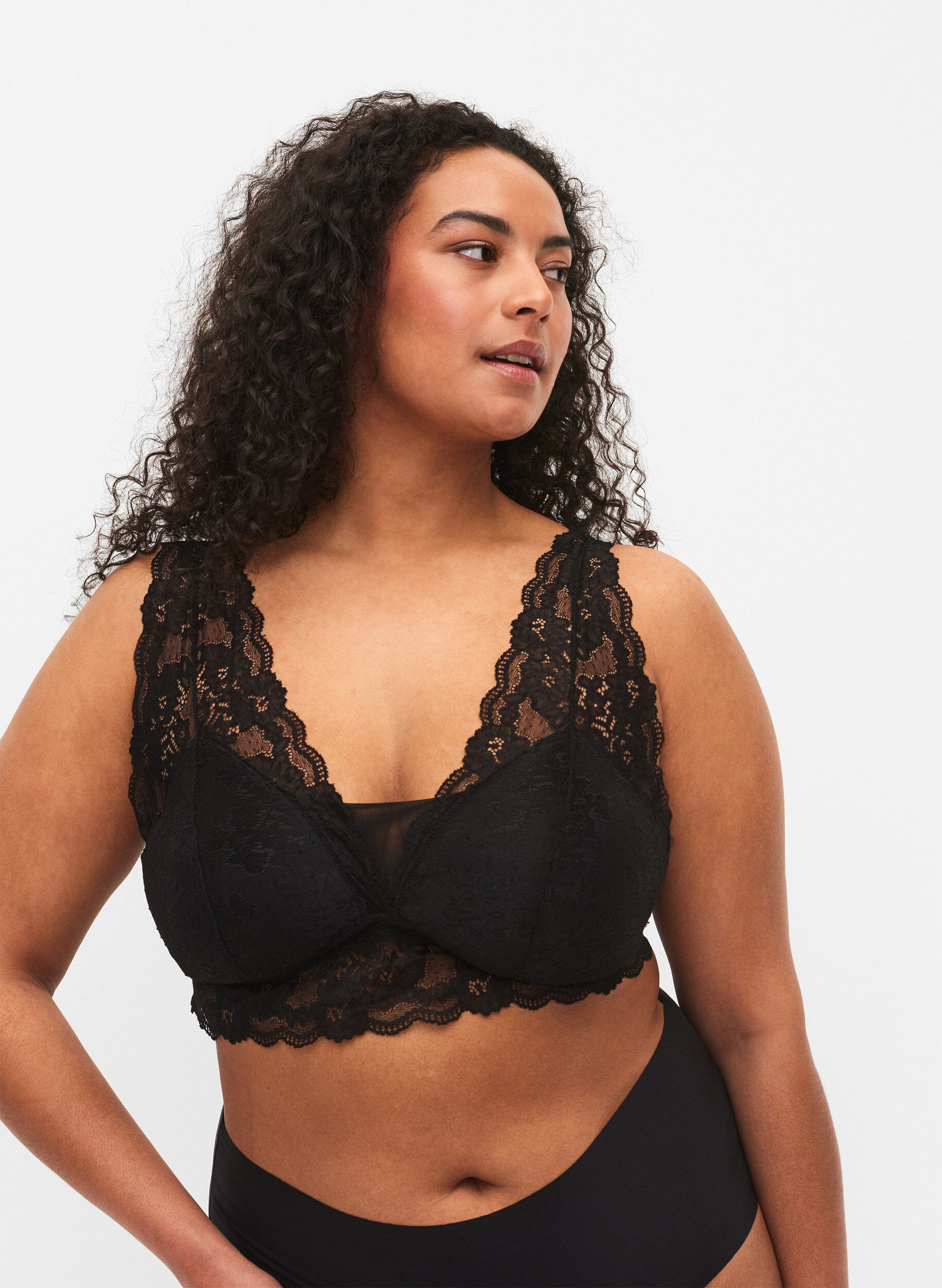 Zizzi Bralette med blonder og bl&oslash;d vattering, Black, Model image number 0