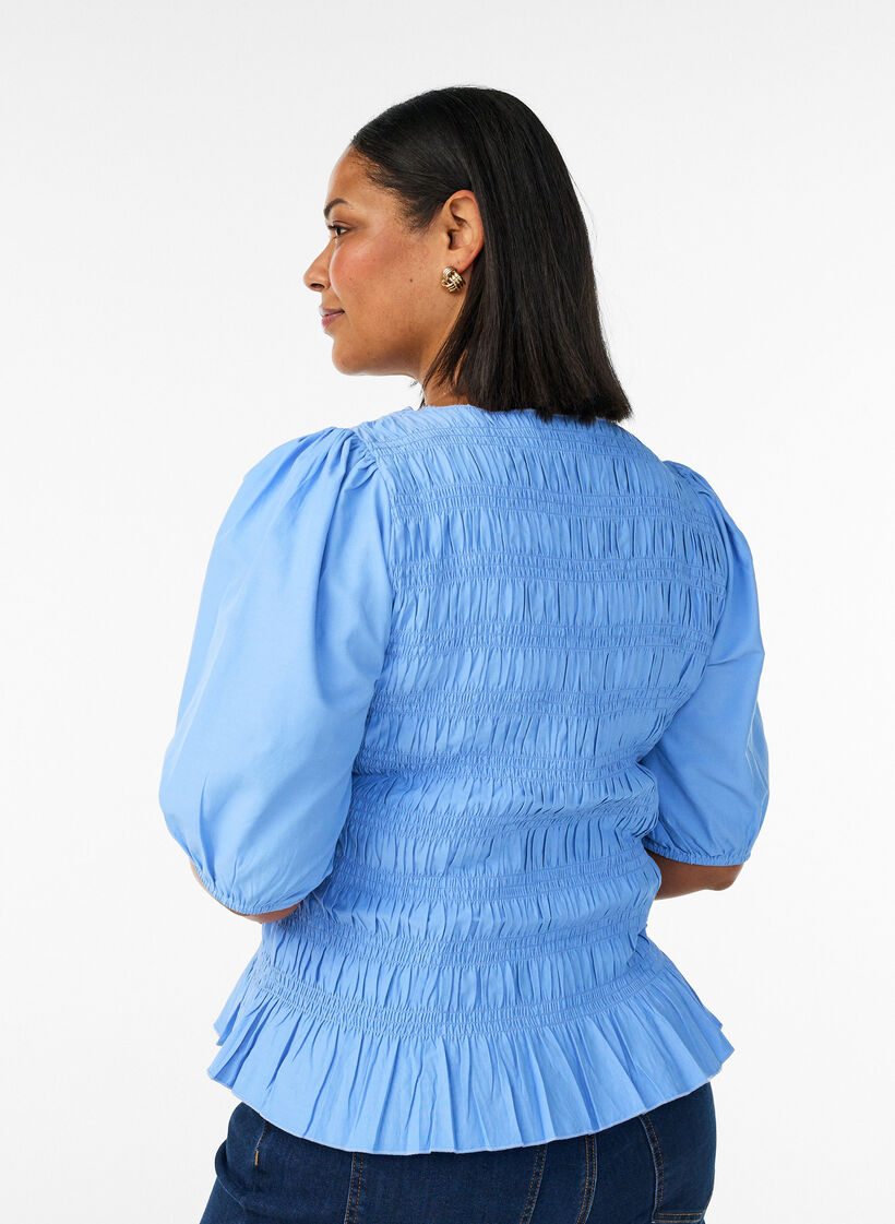 Smockbluse med fl&aelig;sekant og b&aring;dhals, Bl&aring;, Model image number 2