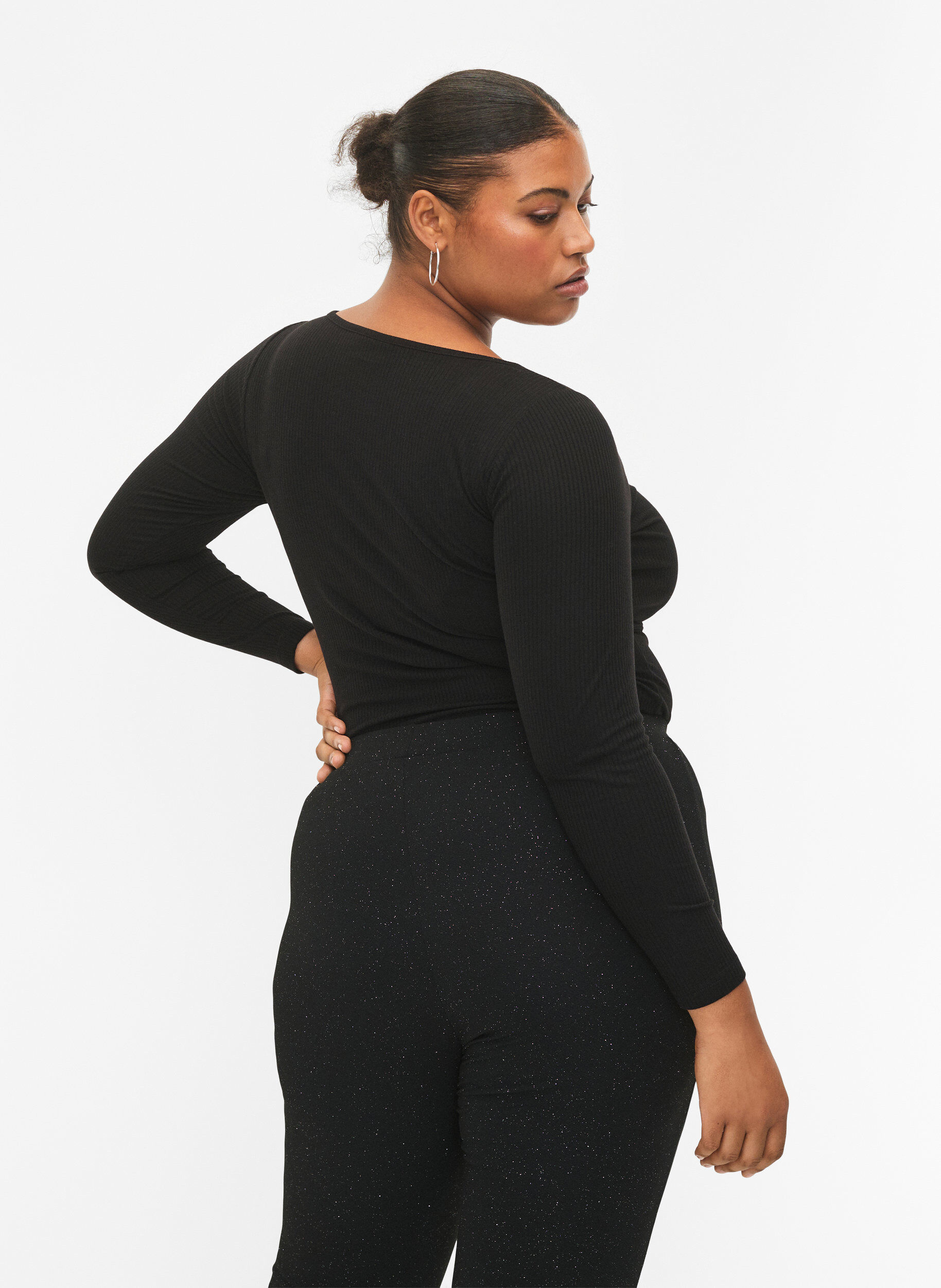 Zizzi Ribbet bluse med huldetalje, Black, Model image number 1