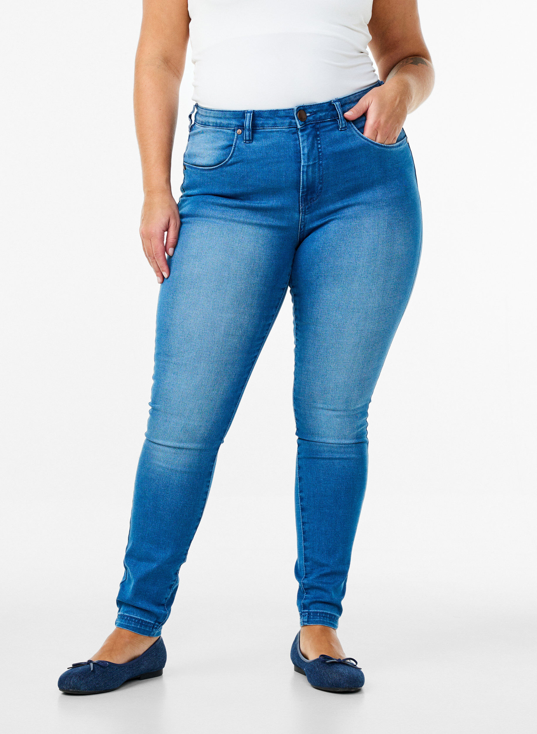 ZizziSuper slim Amy jeans med h&oslash;j talje, Light blue, Model image number 2