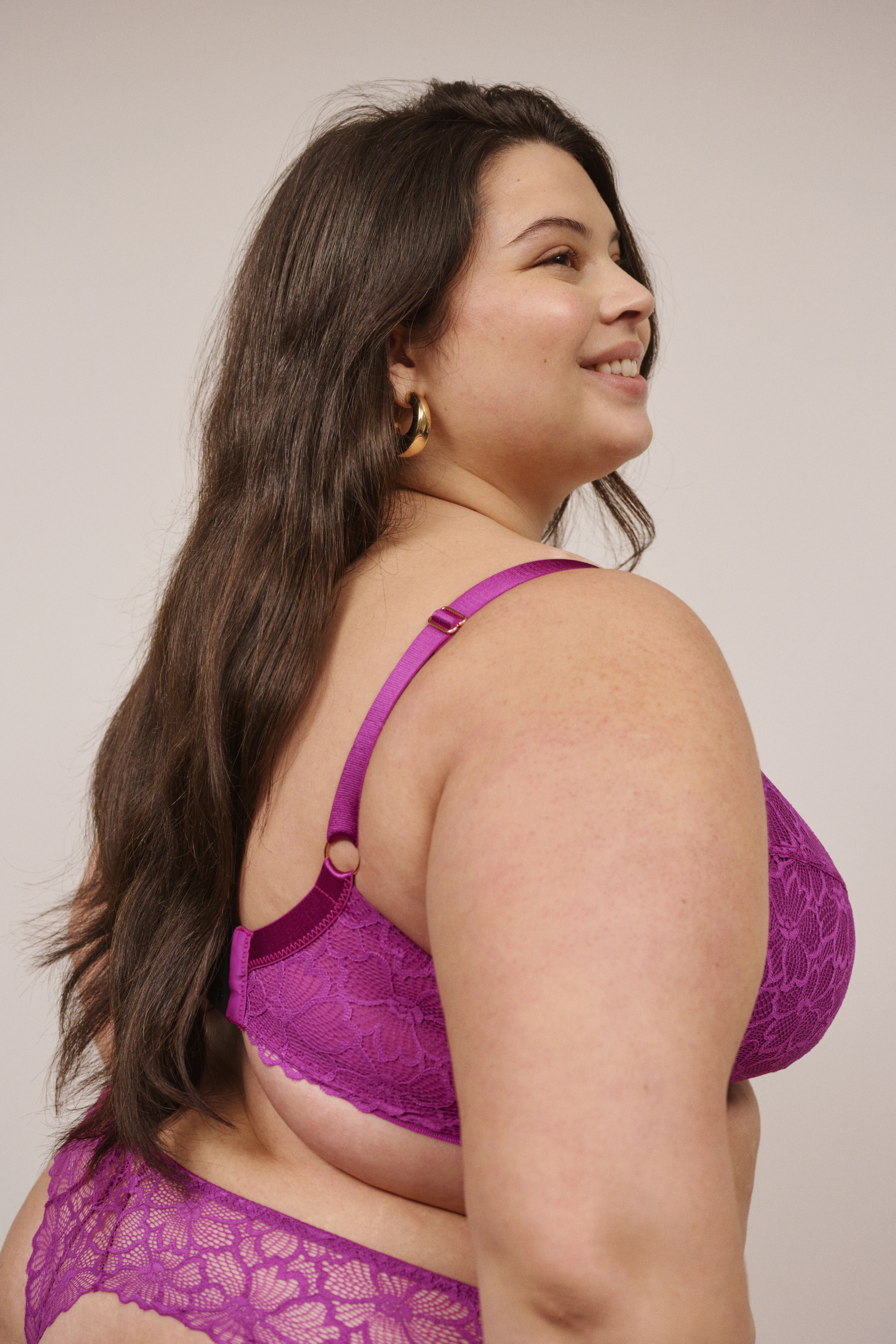 ZizziFeminint blomstret i fuchsia, , Model