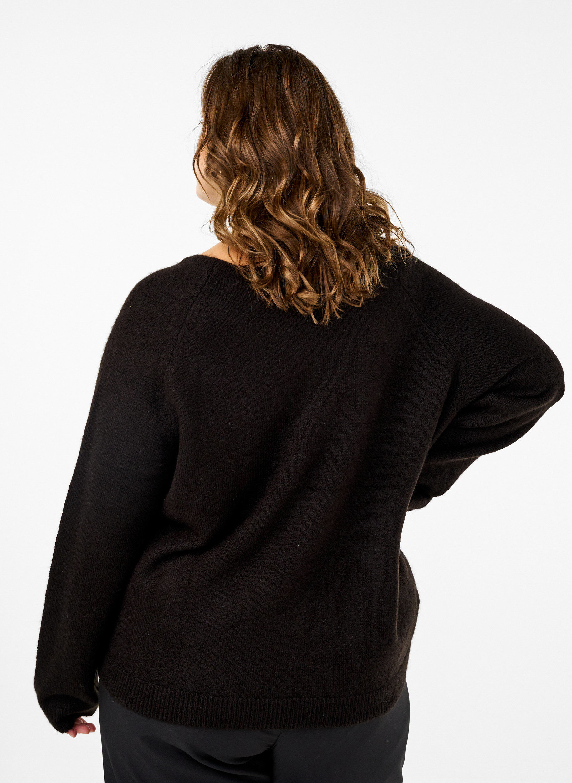 Zizzi L&oslash;stsiddende strikbluse med rund hals, Black, Model image number 1