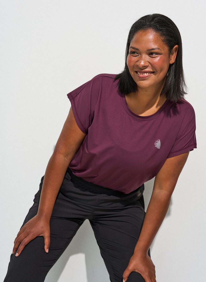 Ensfarvet tr&aelig;nings t-shirt, R&oslash;d, Model image number 0