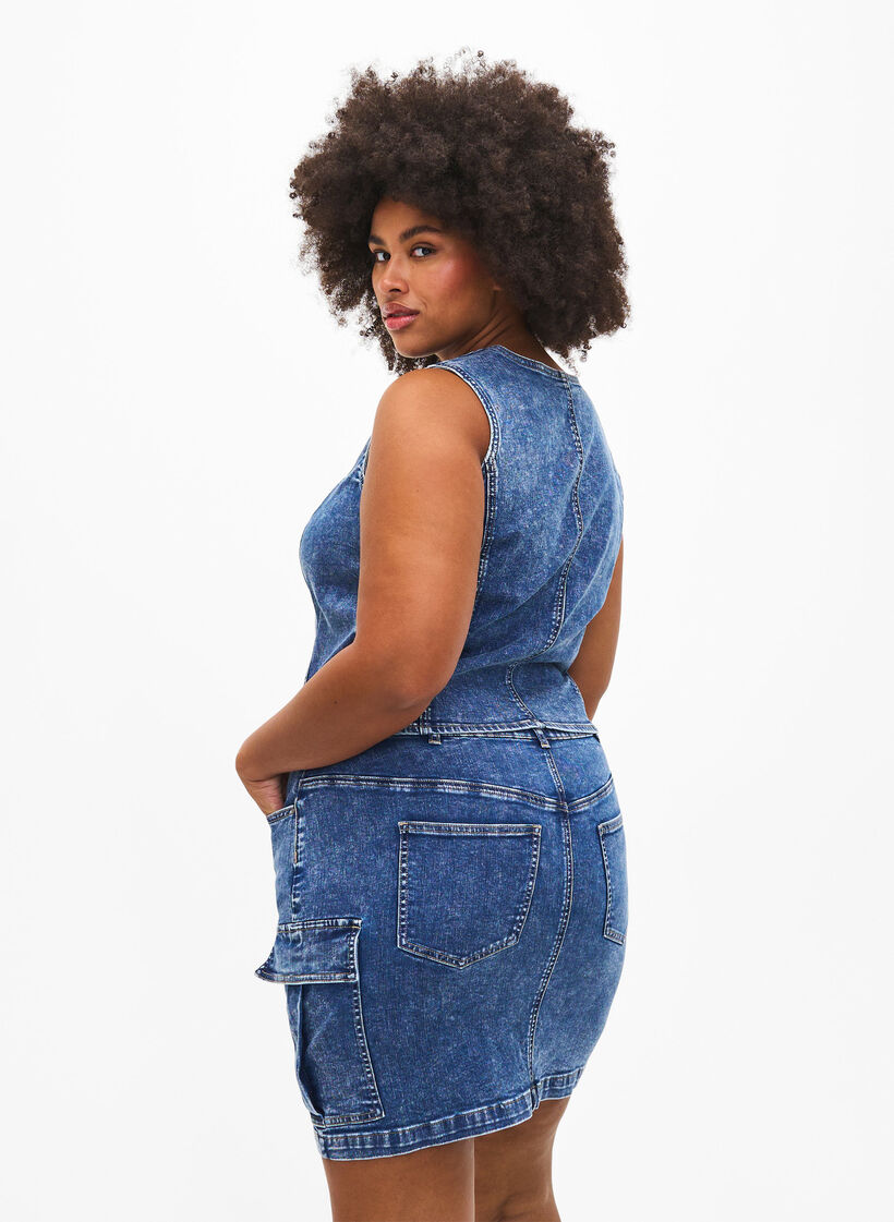 Tætsiddende denim nederdel med cargolomme , Blue Denim, Model image number 1