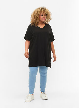 Ensfarvet oversize t-shirt med v-hals, Black, Model image number 2