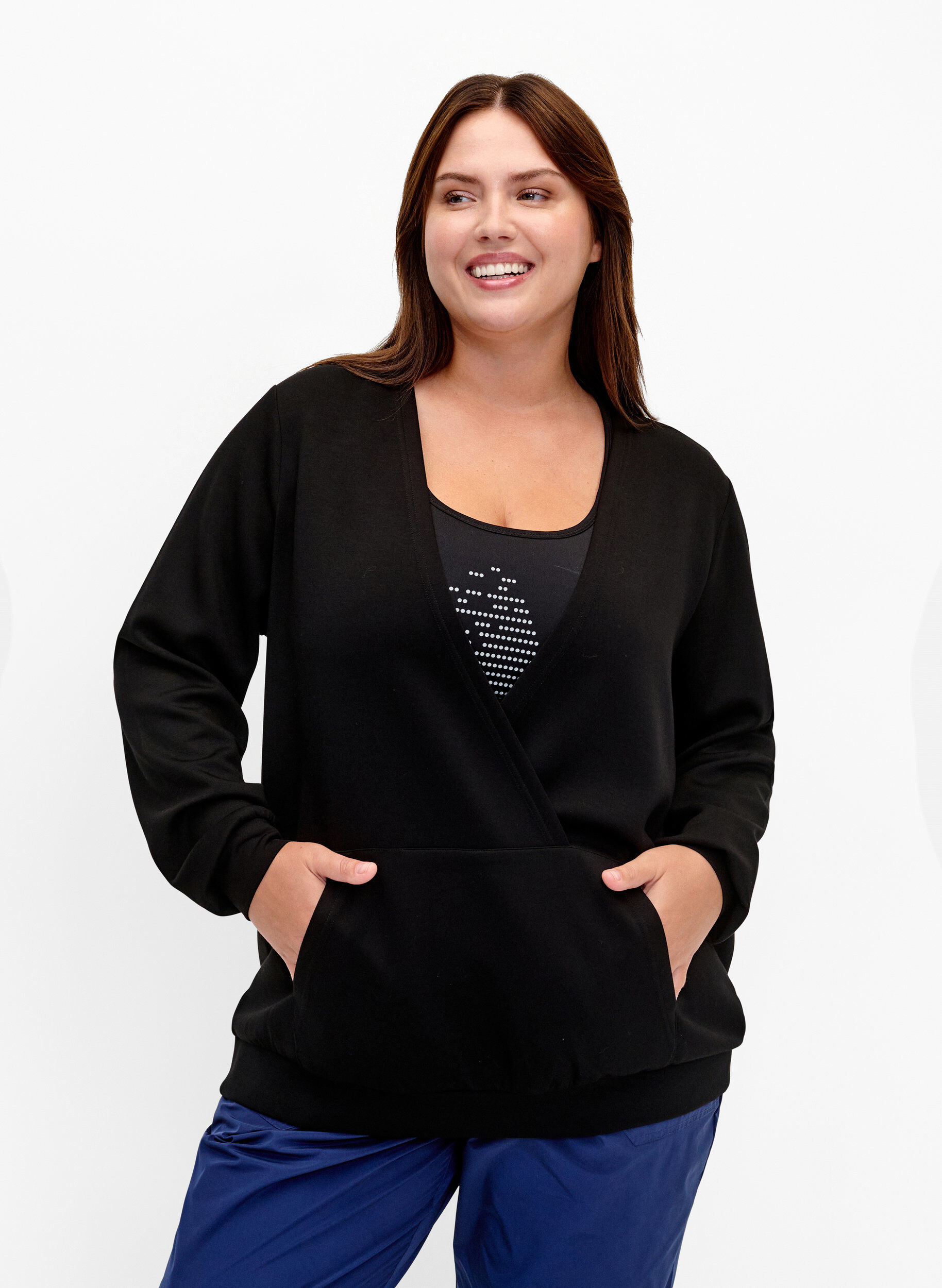 Zizzi Sweatshirt med v-hals og lomme, Black, Model image number 0