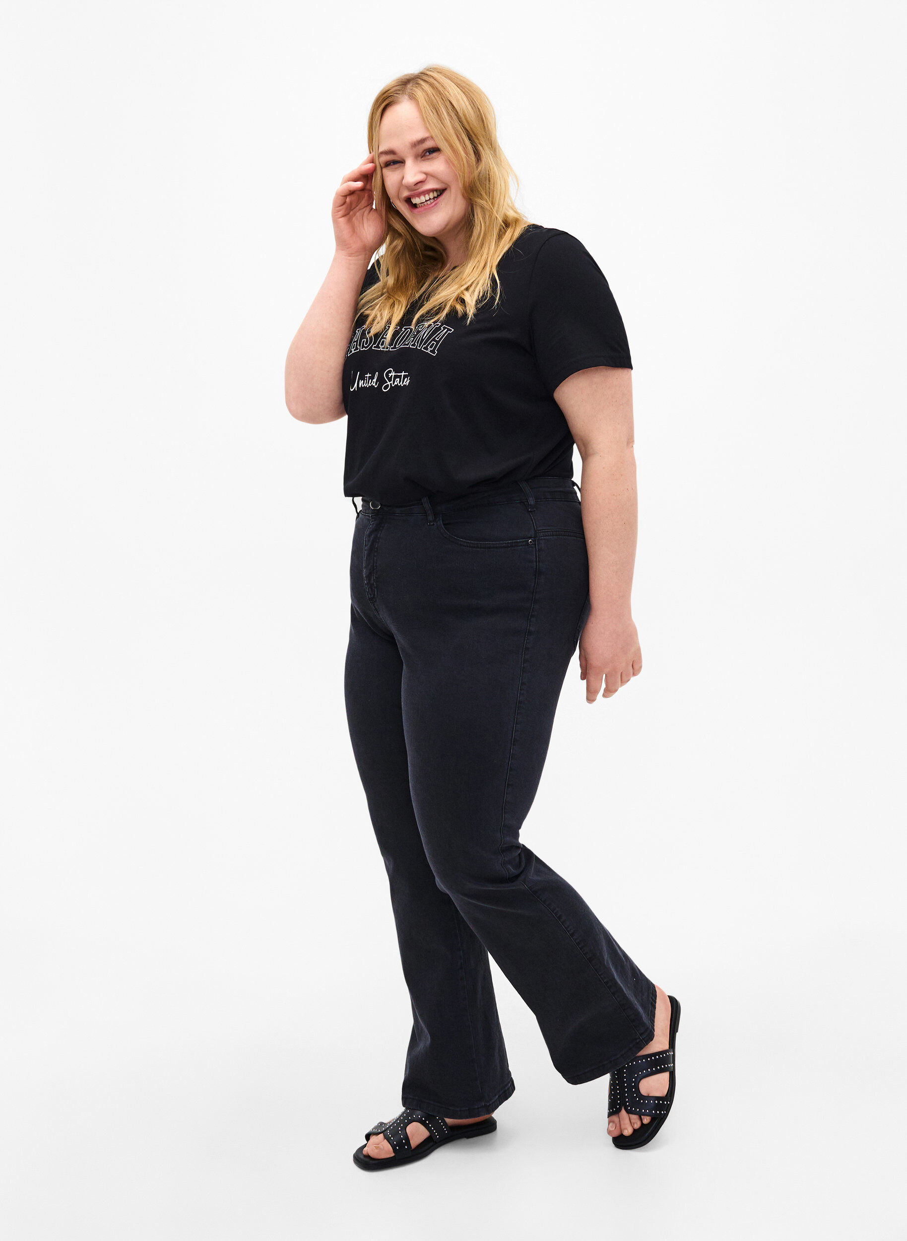 Zizzi Bomulds t-shirt med tekst, Black W. Pasadena, Model image number 2