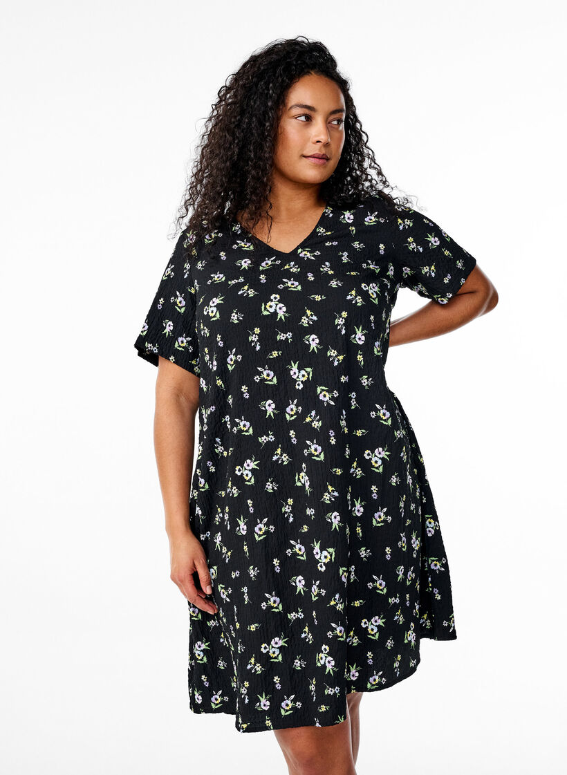 Kort&aelig;rmet kjole med V-hals, Sort, Model image number 0
