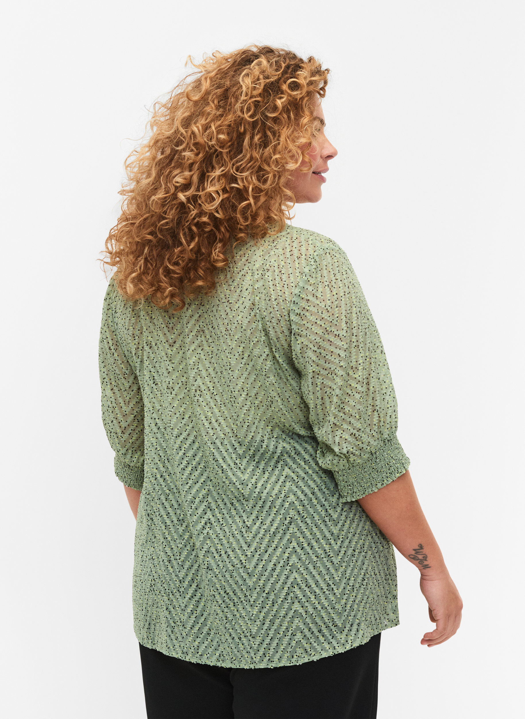Zizzi Prikket bluse med 1/2 &aelig;rmer, Seagrass Dot, Model image number 1