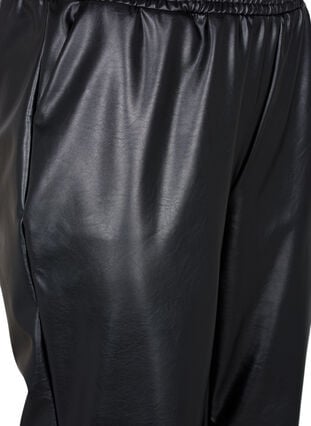 Bukser i imiteret læder med lommer, Black, Packshot image number 2