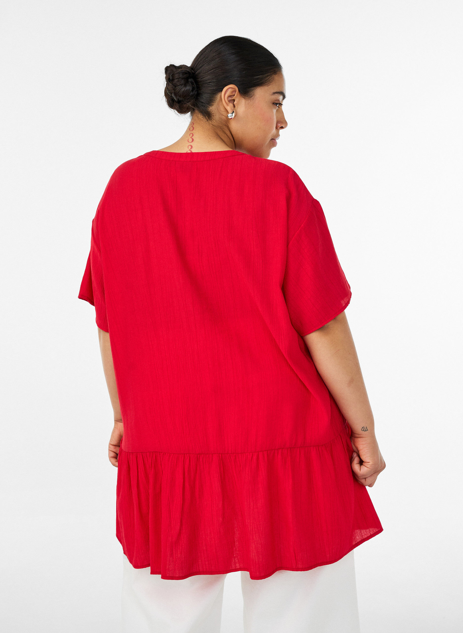 ZizziL&oslash;s tunika med kr&oslash;llet struktur og fl&aelig;sekant, R&oslash;d, Model image number 2