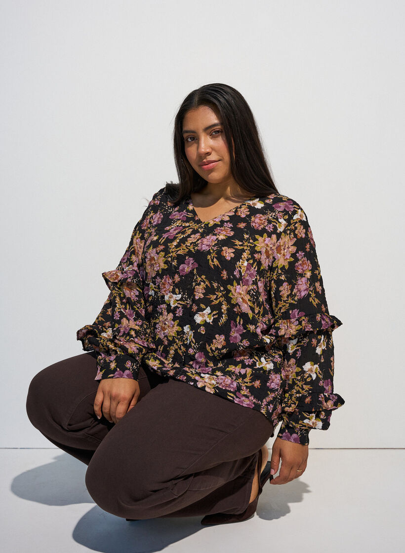 Bluse med blomsterprint og fl&aelig;sedetaljer, Sort, Model image number 0