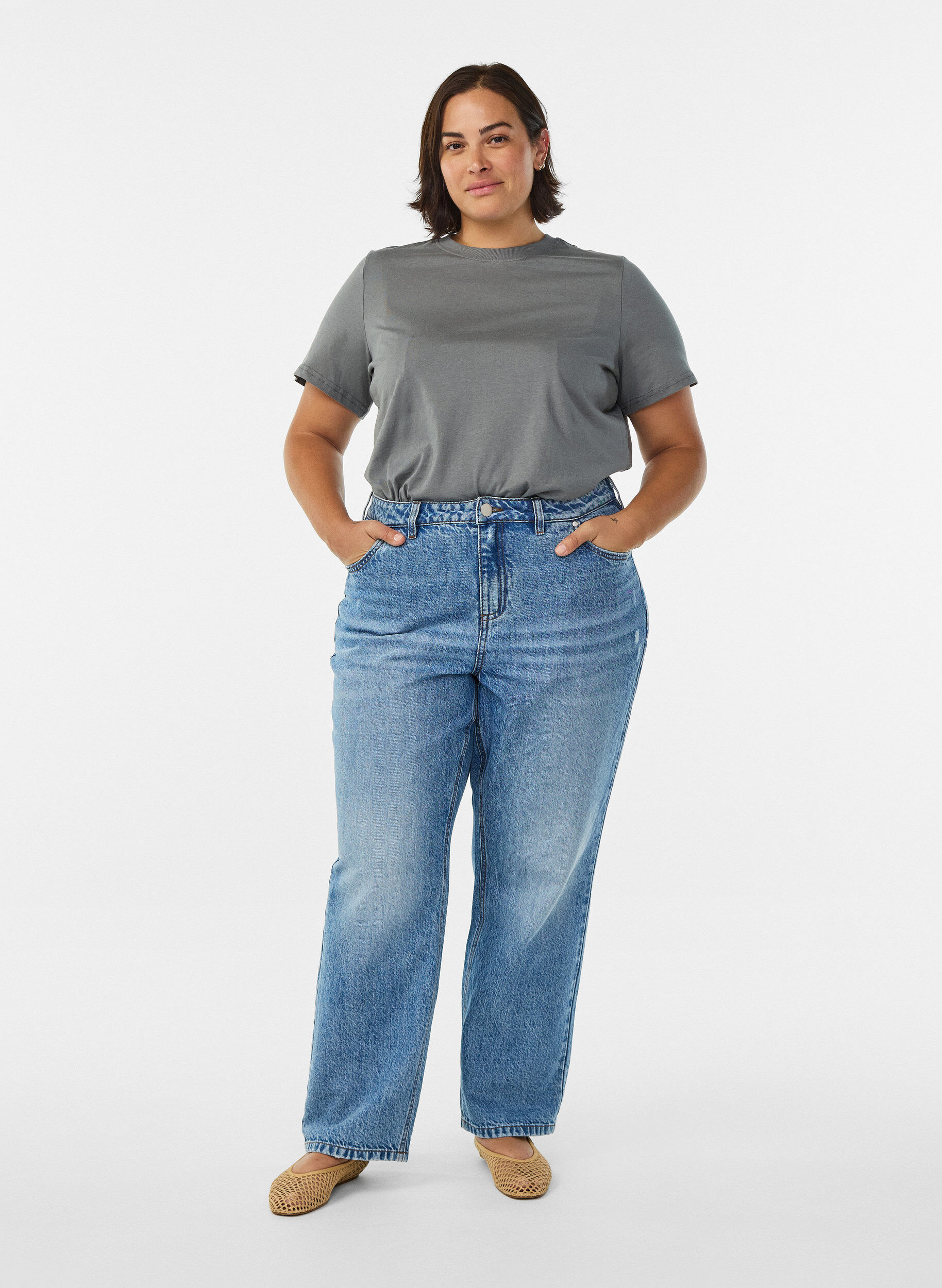 Zizzi Basis t-shirt i bomuld med rund hals, Gr&aring;, Model image number 1