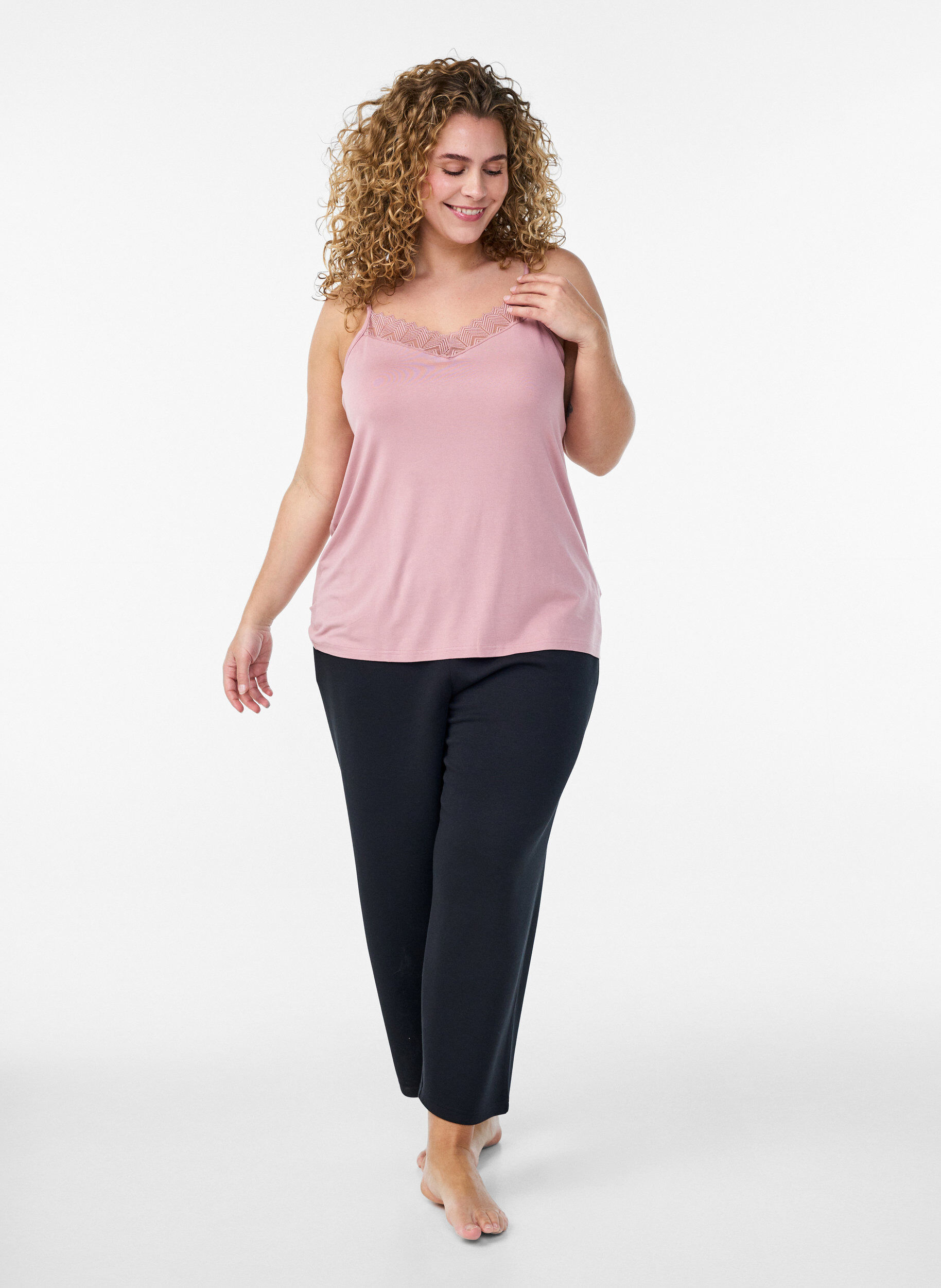 Zizzi Top med blondedetalje og spaghettistropper, Lyser&oslash;d, Model image number 1