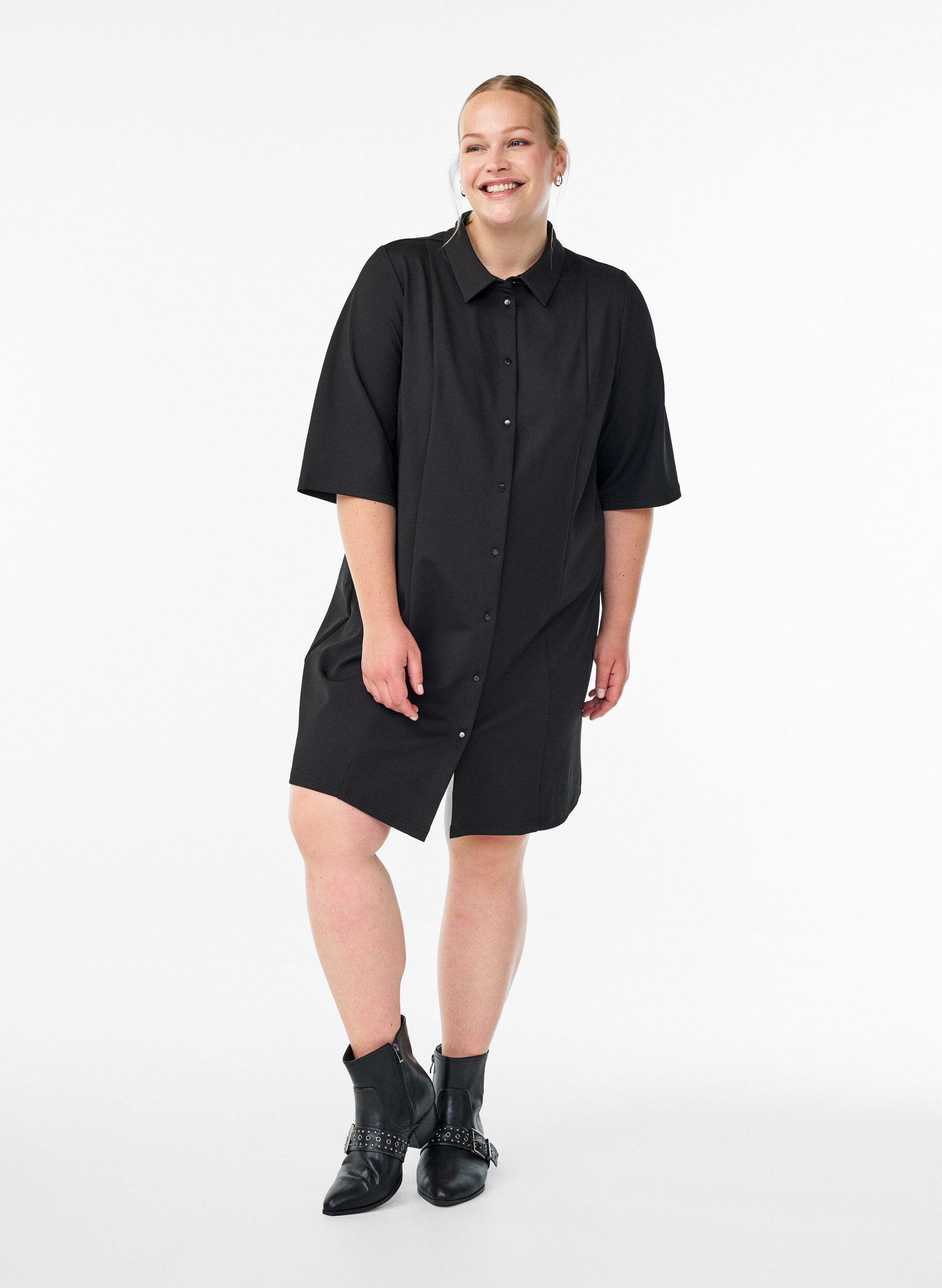 Zizzi Kort skjortekjole med 3/4 &aelig;rmer, Sort, Model image number 1