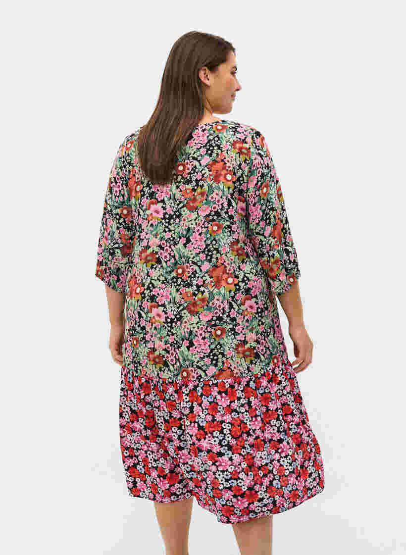 Blomstret viskose kjole med 3/4 ærmer, Flower AOP Mix, Model image number 1
