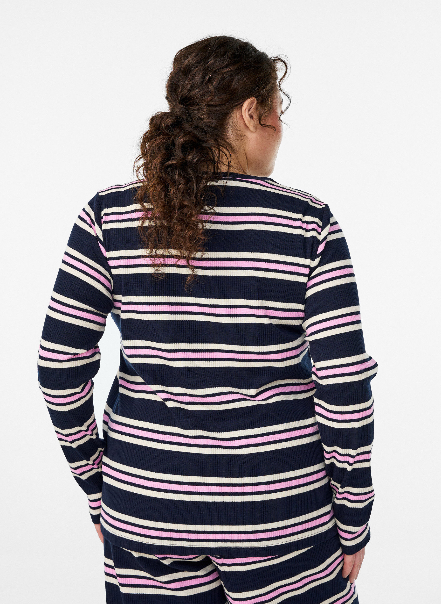 ZizziLang&aelig;rmet natbluse i rib jersey med striber, Bl&aring;, Model image number 2