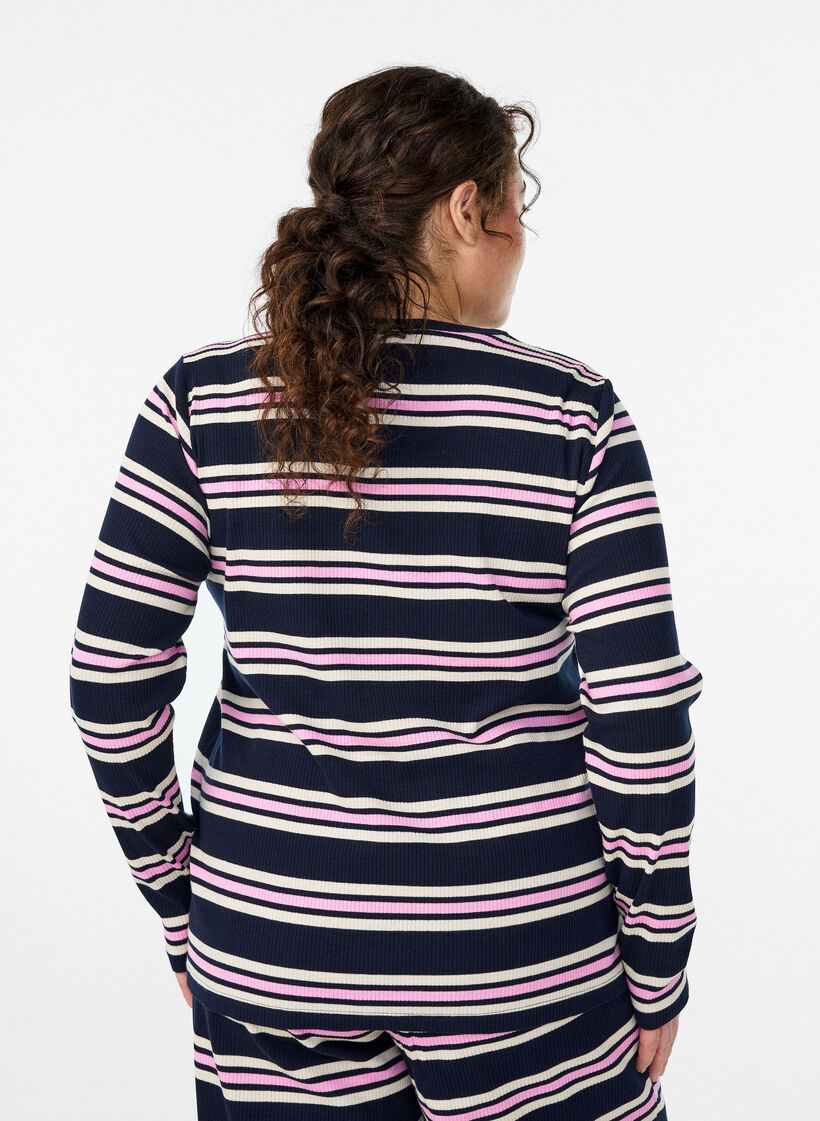 Lang&aelig;rmet natbluse i rib jersey med striber, Bl&aring;, Model