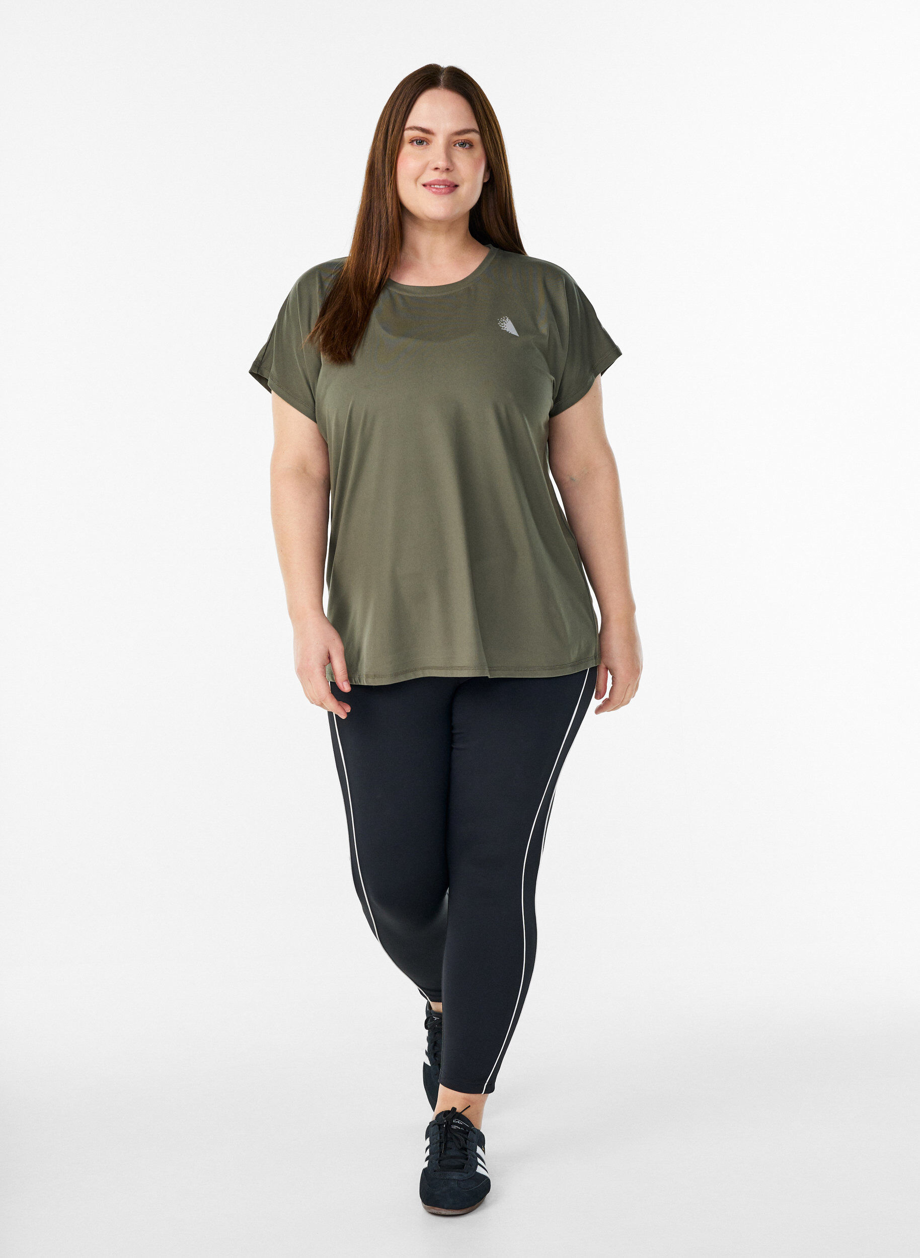 Zizzi Ensfarvet tr&aelig;nings t-shirt, Gr&oslash;n, Model image number 1