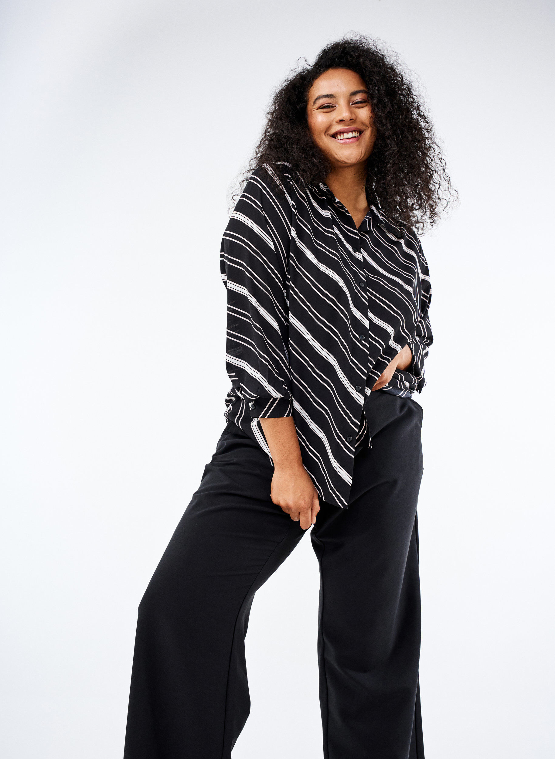 Zizzi Stribet skjorte med lange &aelig;rmer, Black Stripe, Image image number 0