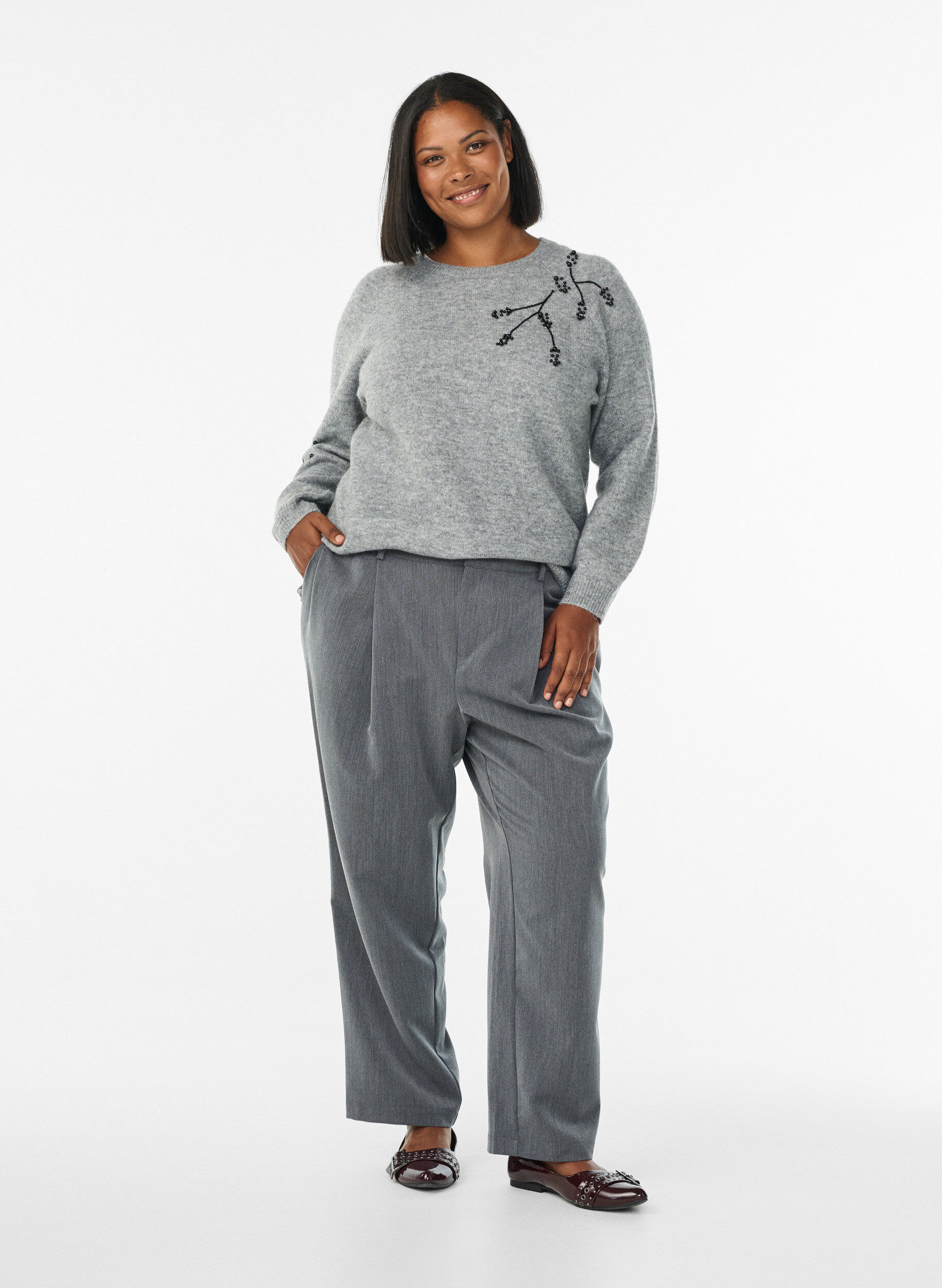 Zizzi Strikbluse med perlebroderi, Gr&aring;, Model image number 1