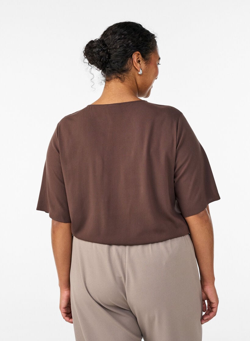 Kort&aelig;rmet v&aelig;vet bluse med rund hals, Brun, Model image number 2