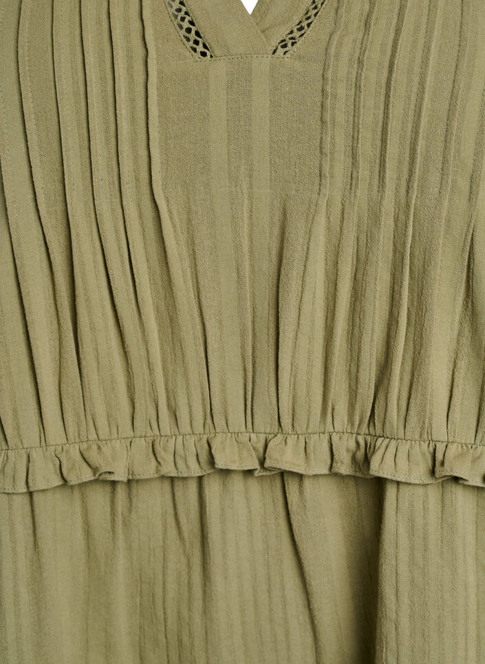 Kjole i bomuld med 3/4 ærmer og flæser, Grøn, Packshot image number 2