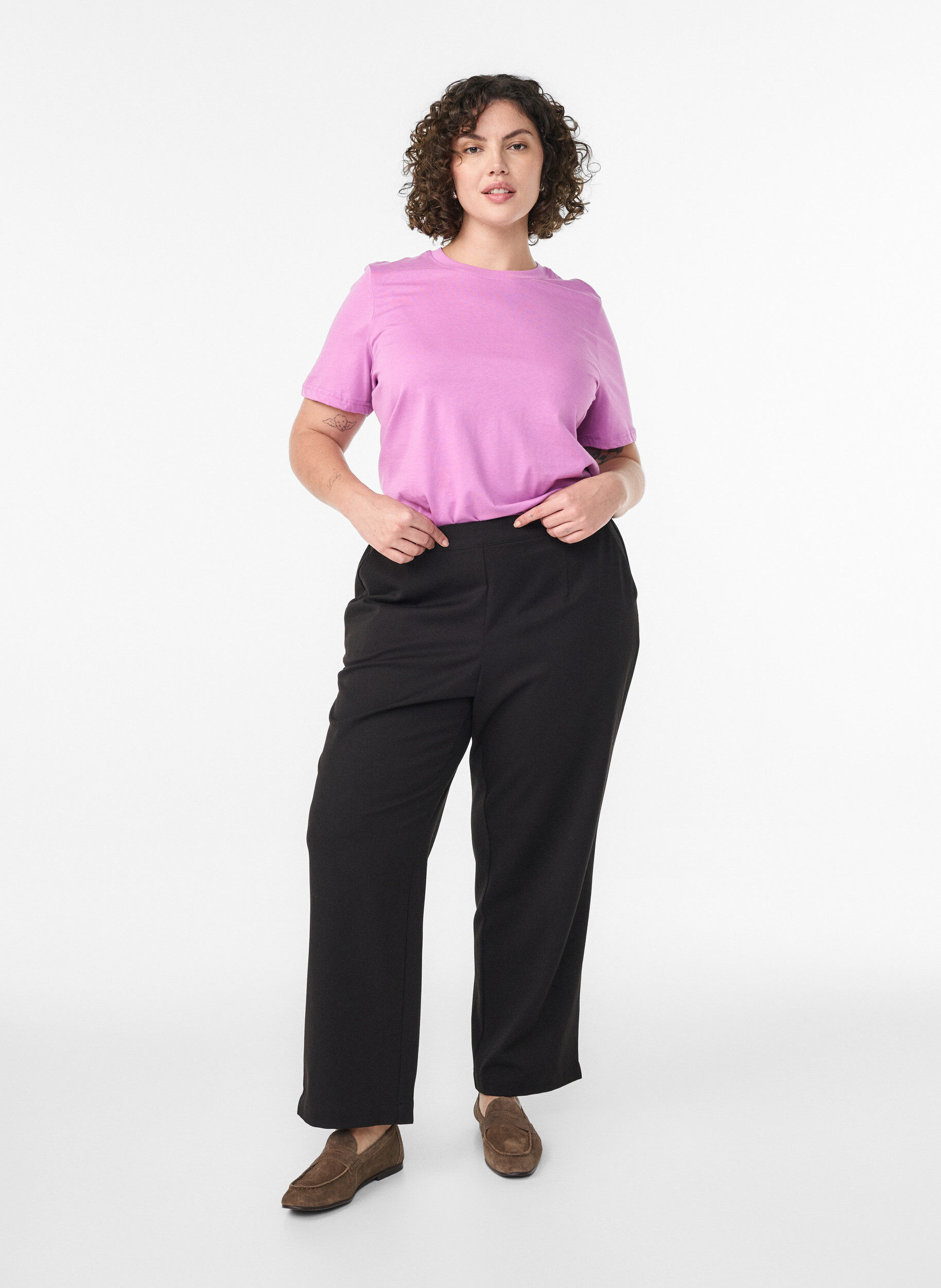 Zizzi Basis t-shirt i bomuld med rund hals, Lilla, Model image number 1