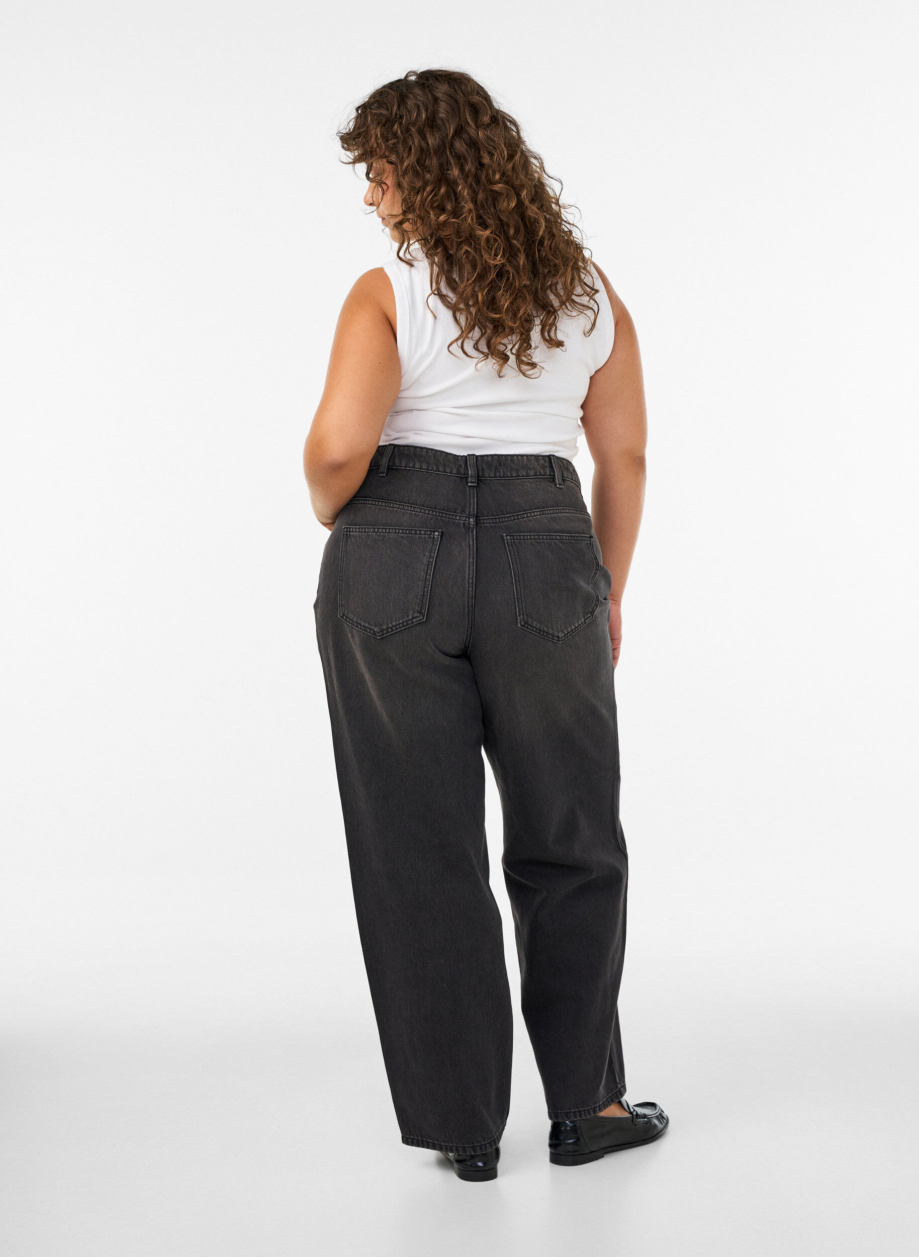 ZizziKiana straight fit jeans med h&oslash;j talje, Sort, Model image number 1