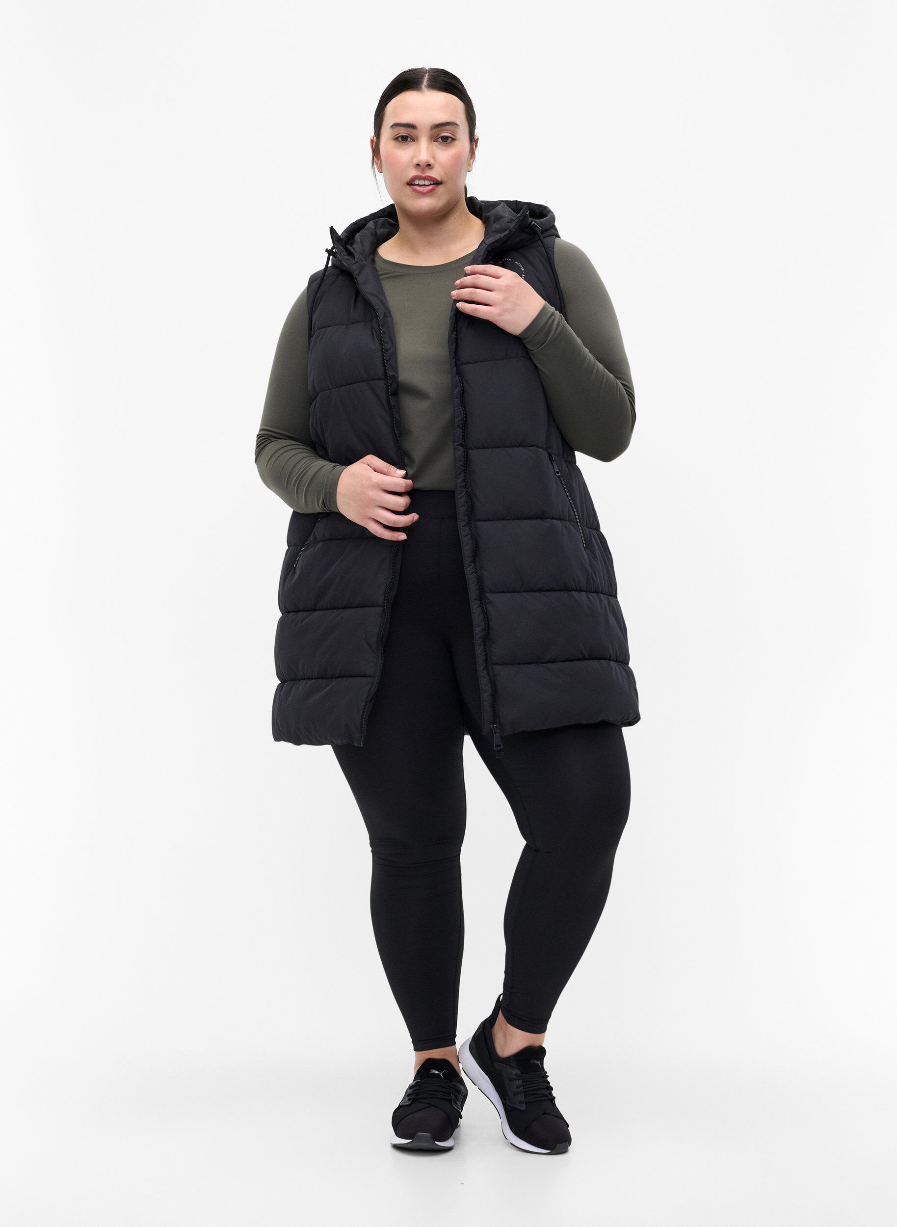 Zizzi Sporty vest med h&aelig;tte og lommer, Black, Model image number 2