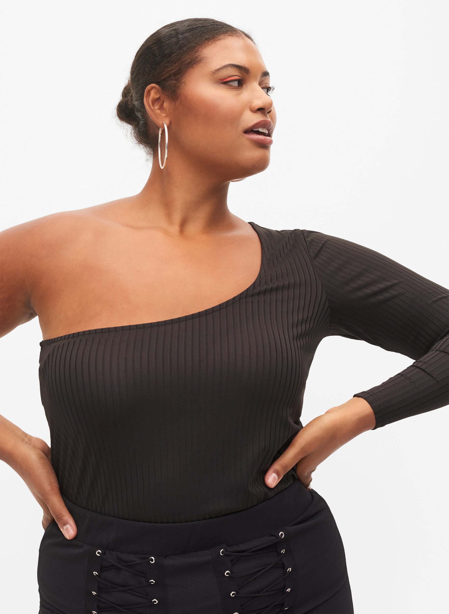 Zizzi One-shoulder bluse , Black, Model image number 2