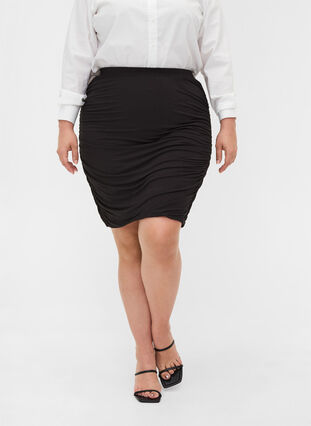 Tætsiddende nederdel i viskose, Black, Model image number 2