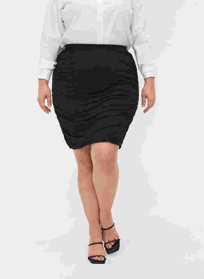 Tætsiddende nederdel i viskose, Black, Model image number 2