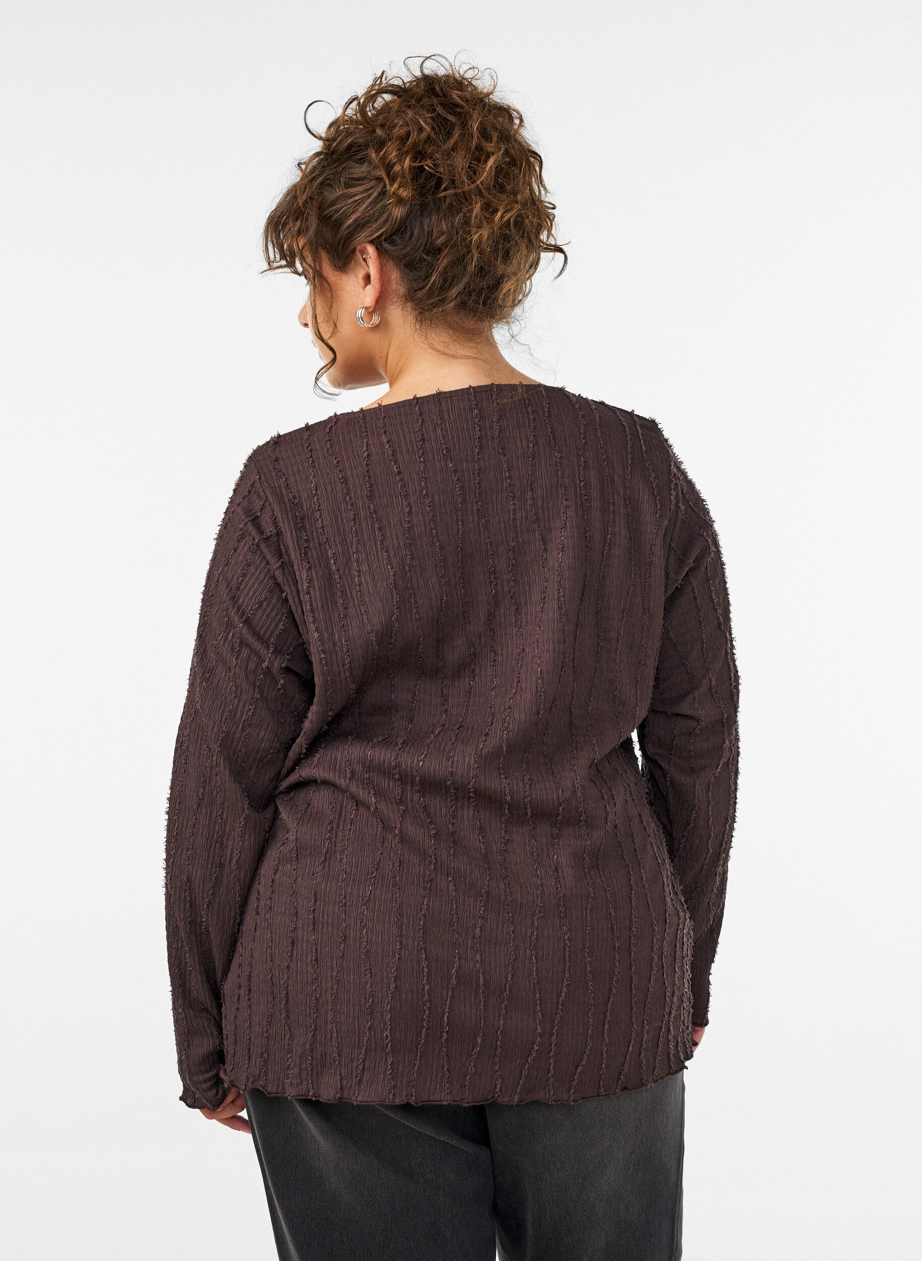 ZizziJerseybluse med b&oslash;lget struktur, Brun, Model image number 2