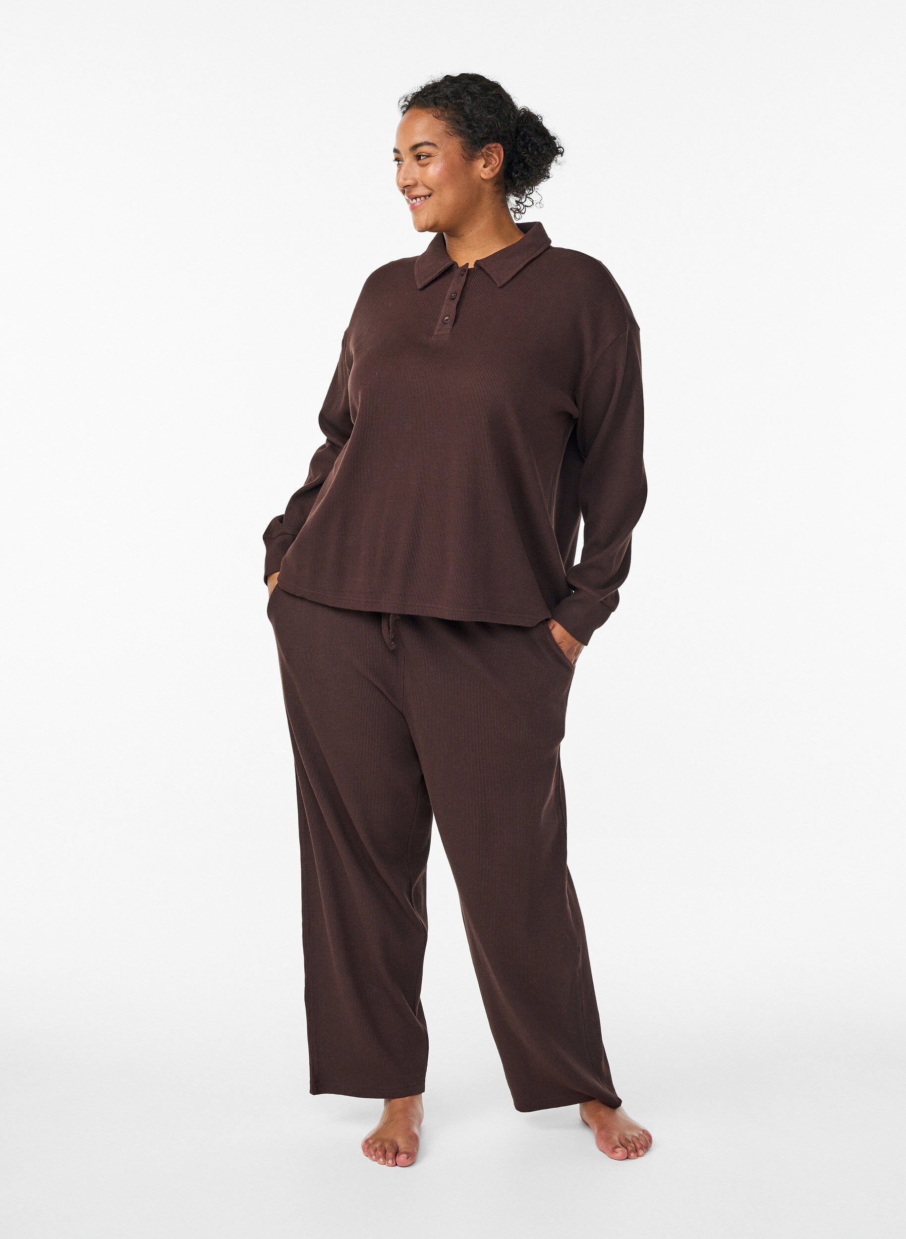 Zizzi Rib jersey-polo med lange &aelig;rmer, Brun, Model image number 1