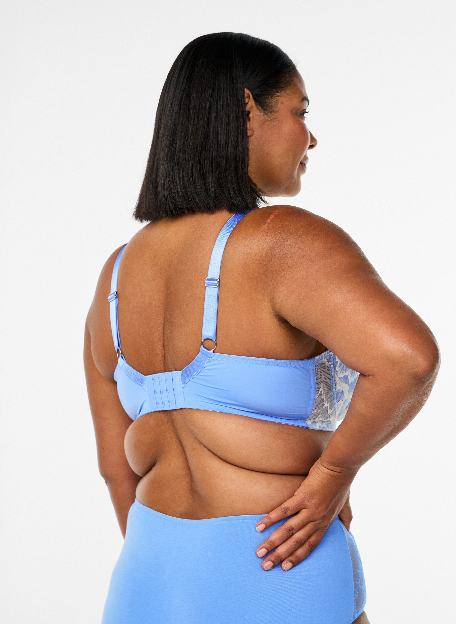 Zizzi Vatteret bh med blonder og mesh, Bl&aring;, Model image number 2