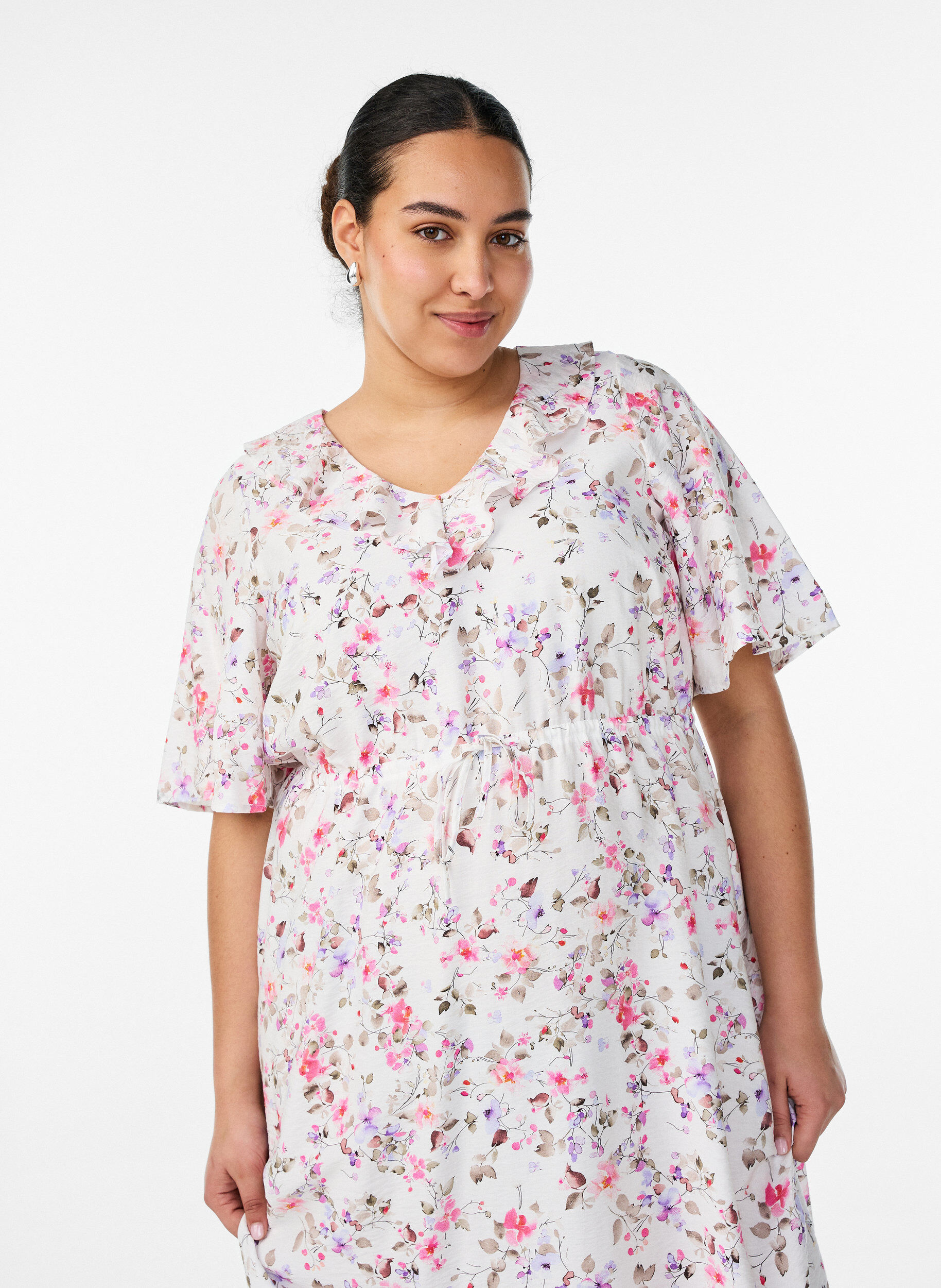 ZizziMidikjole i viskose med blomsterprint og fl&aelig;sekrave, Vanilla, Model image number 2