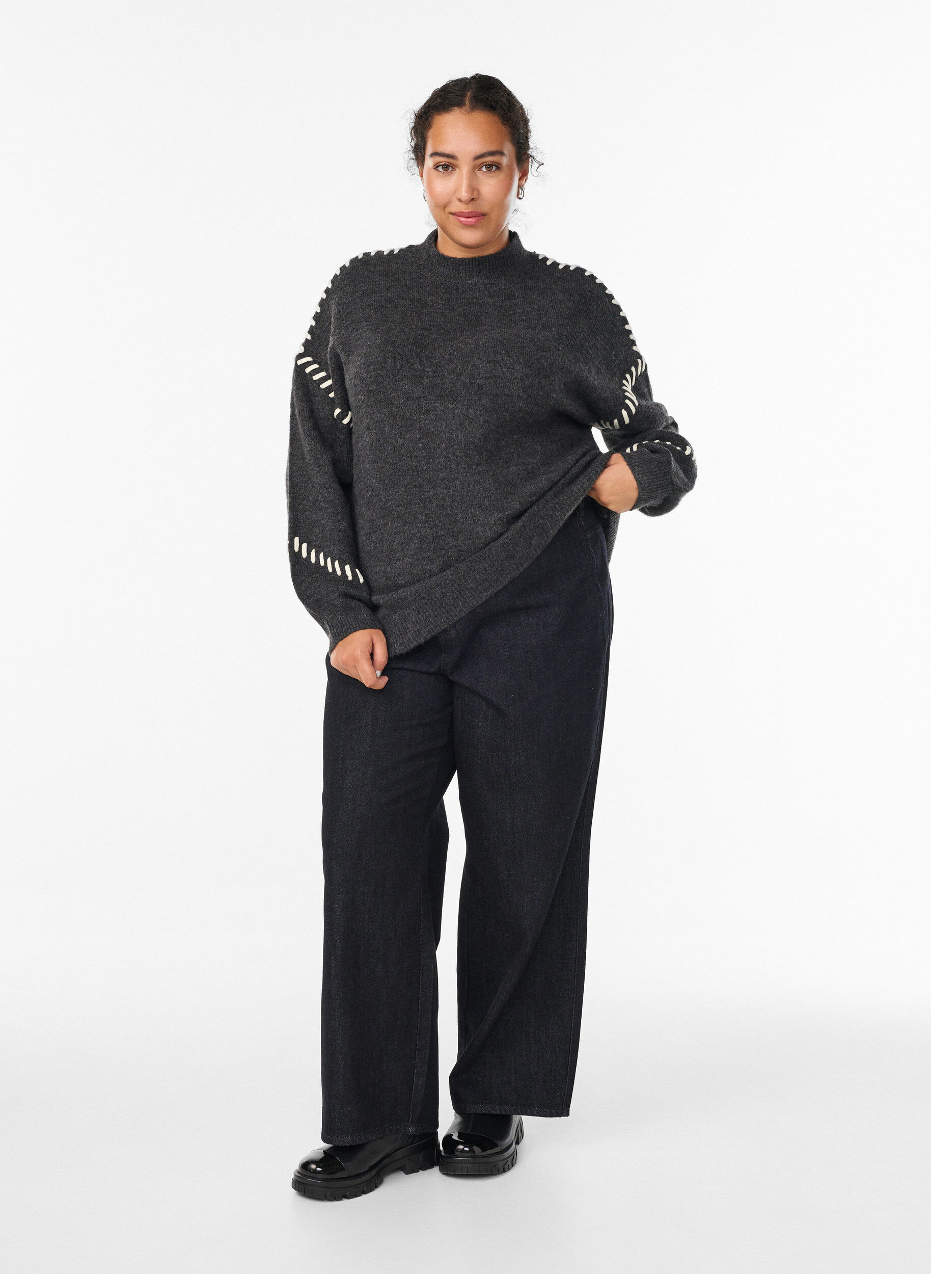 Zizzi Strikbluse med dekorative syninger, Gr&aring;, Model image number 1