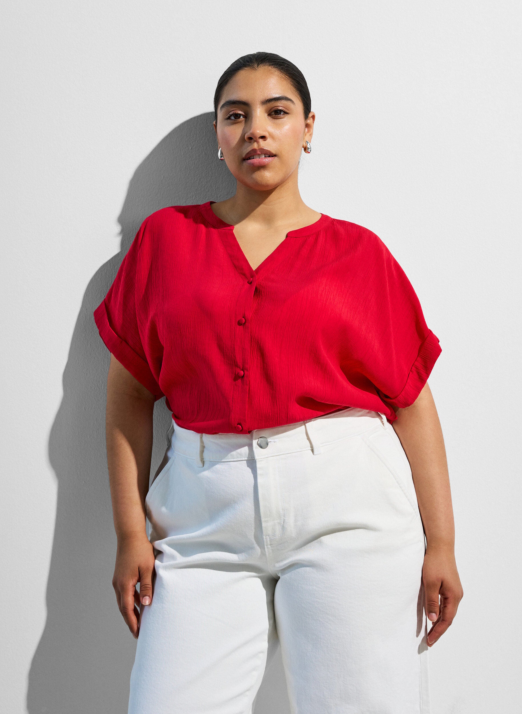 ZizziViskosebluse med knapper og struktur, R&oslash;d, Image image number 0