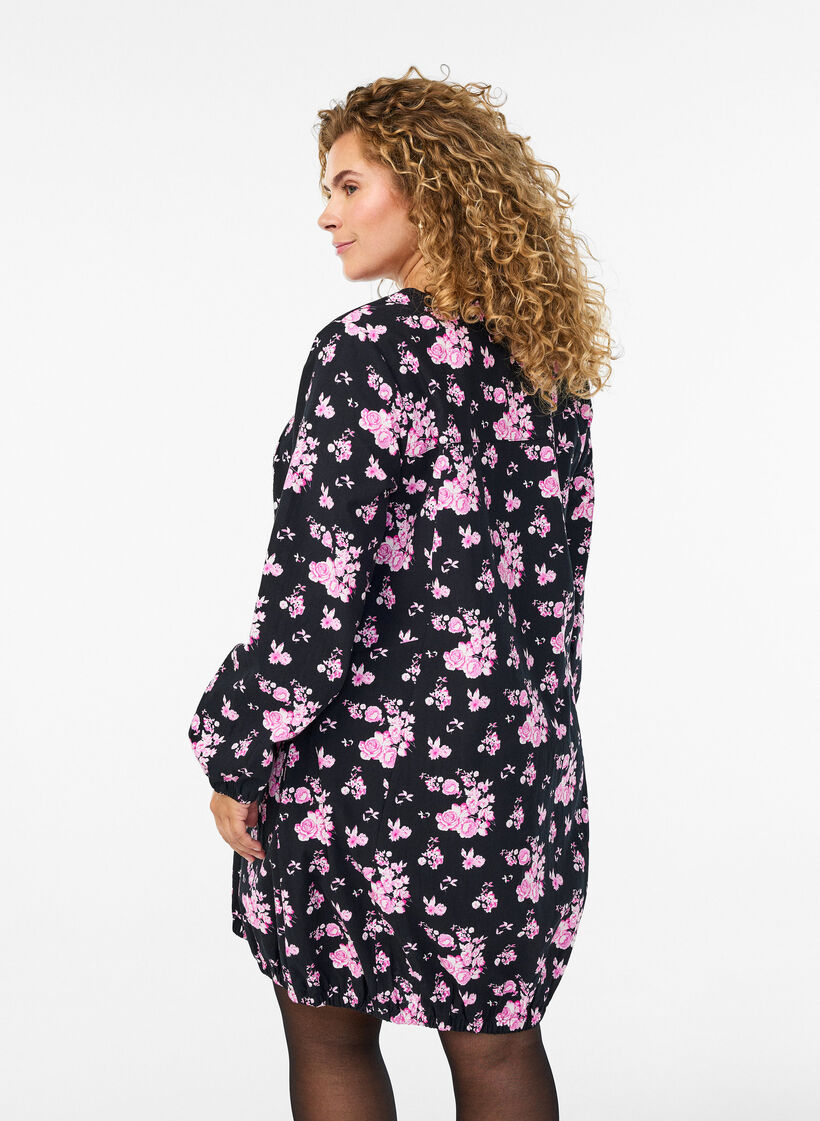 Kort bomuldskjole med elastikkant og lange ærmer, Sort, Model image number 2