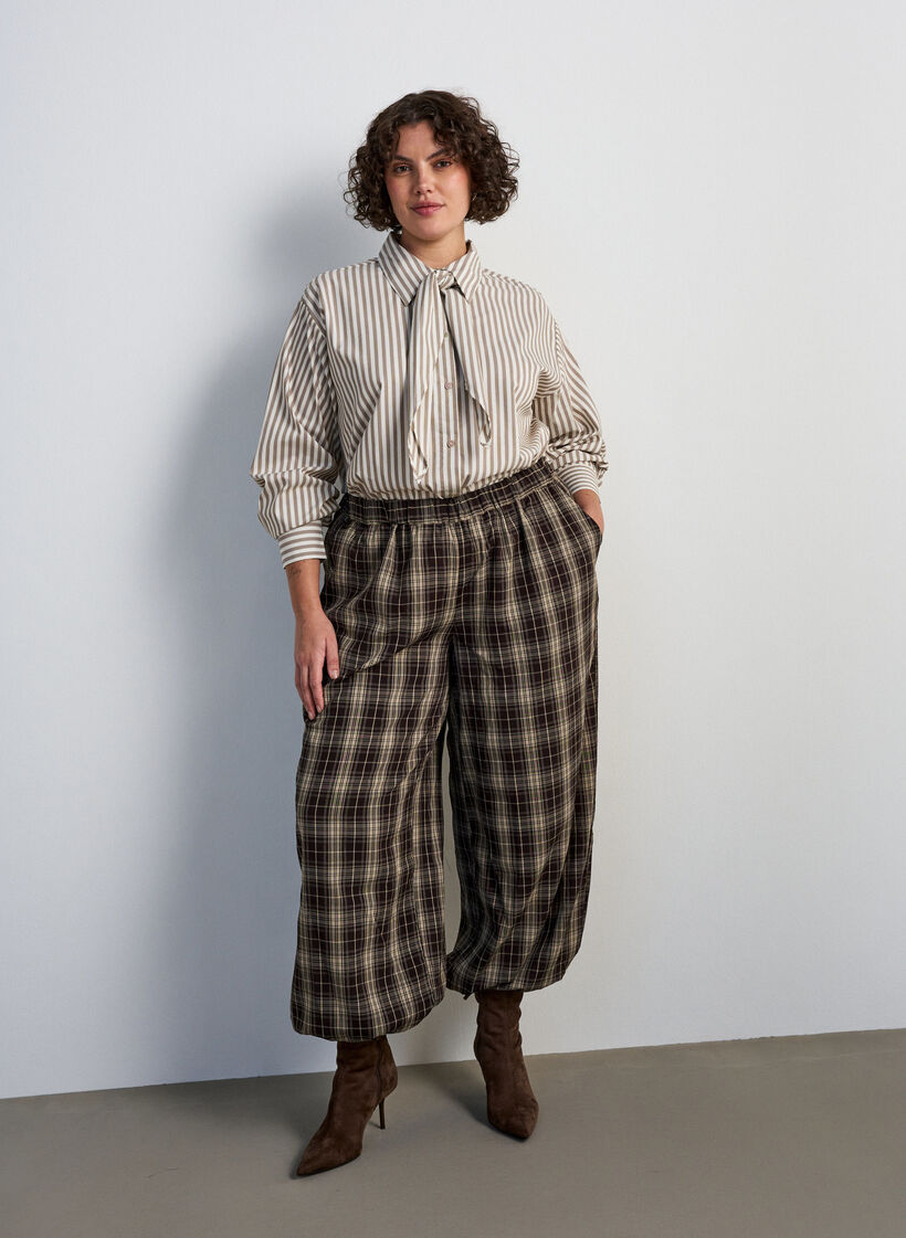 Stribet skjorte med aftageligt bindeb&aring;nd, Beige, Model image number 1