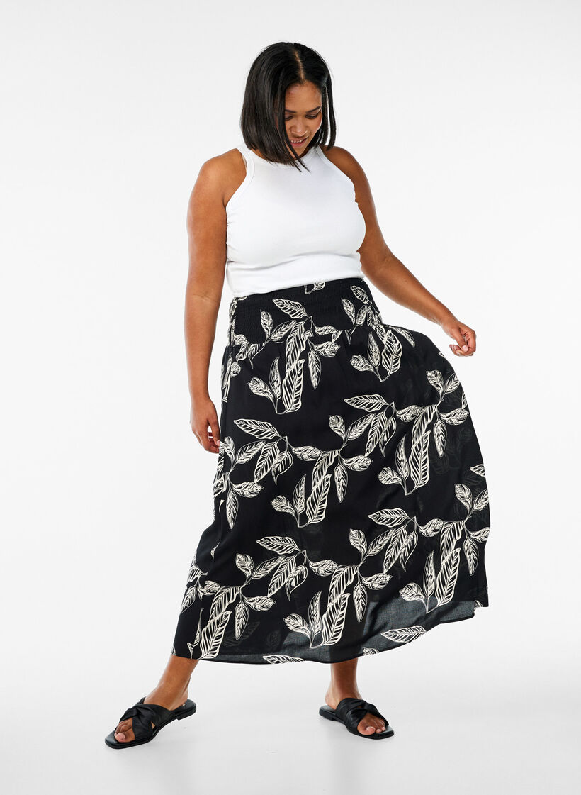Maxinederdel i viskose med smock, Sort, Model image number 2